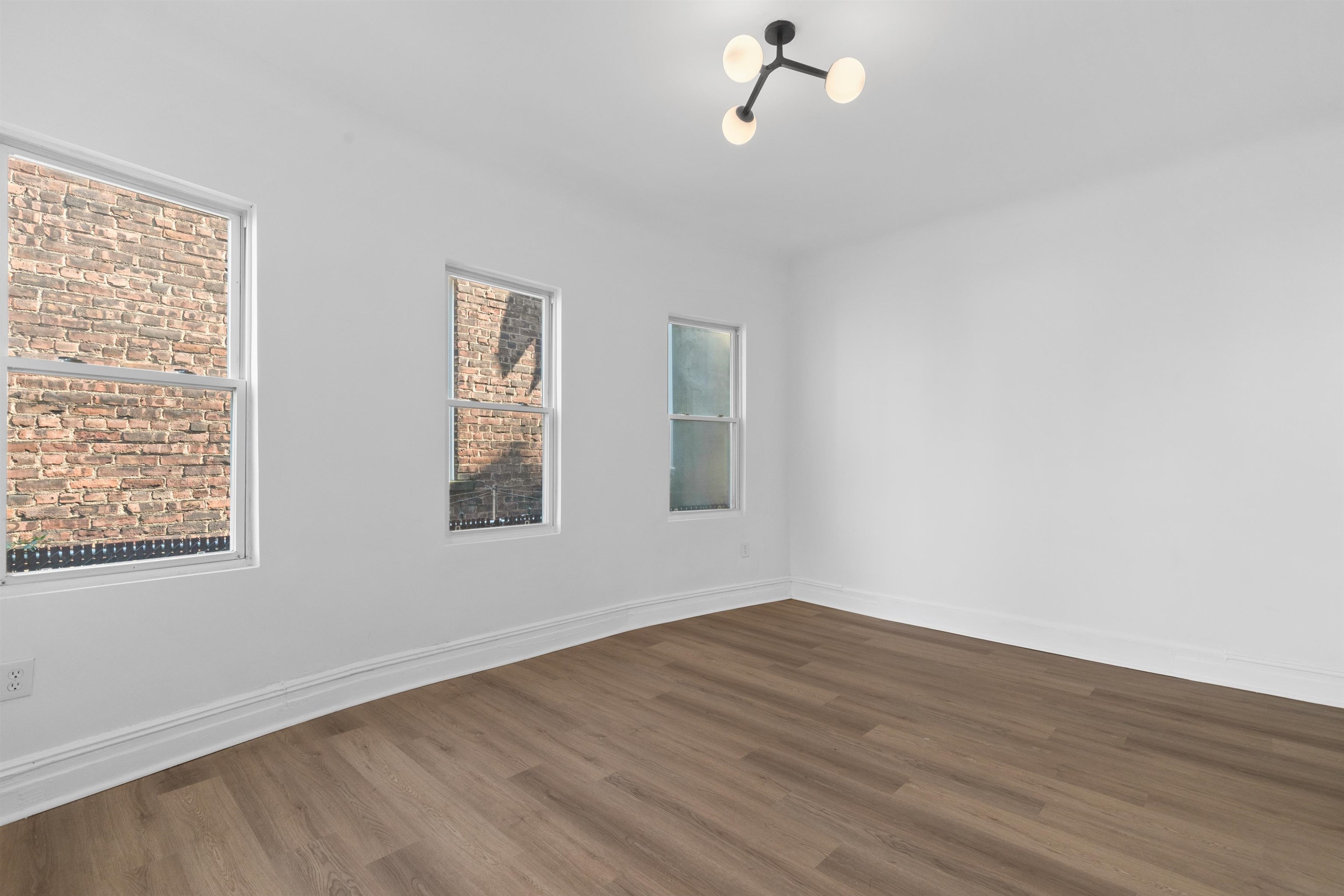292 Forrest St Property Photo 21