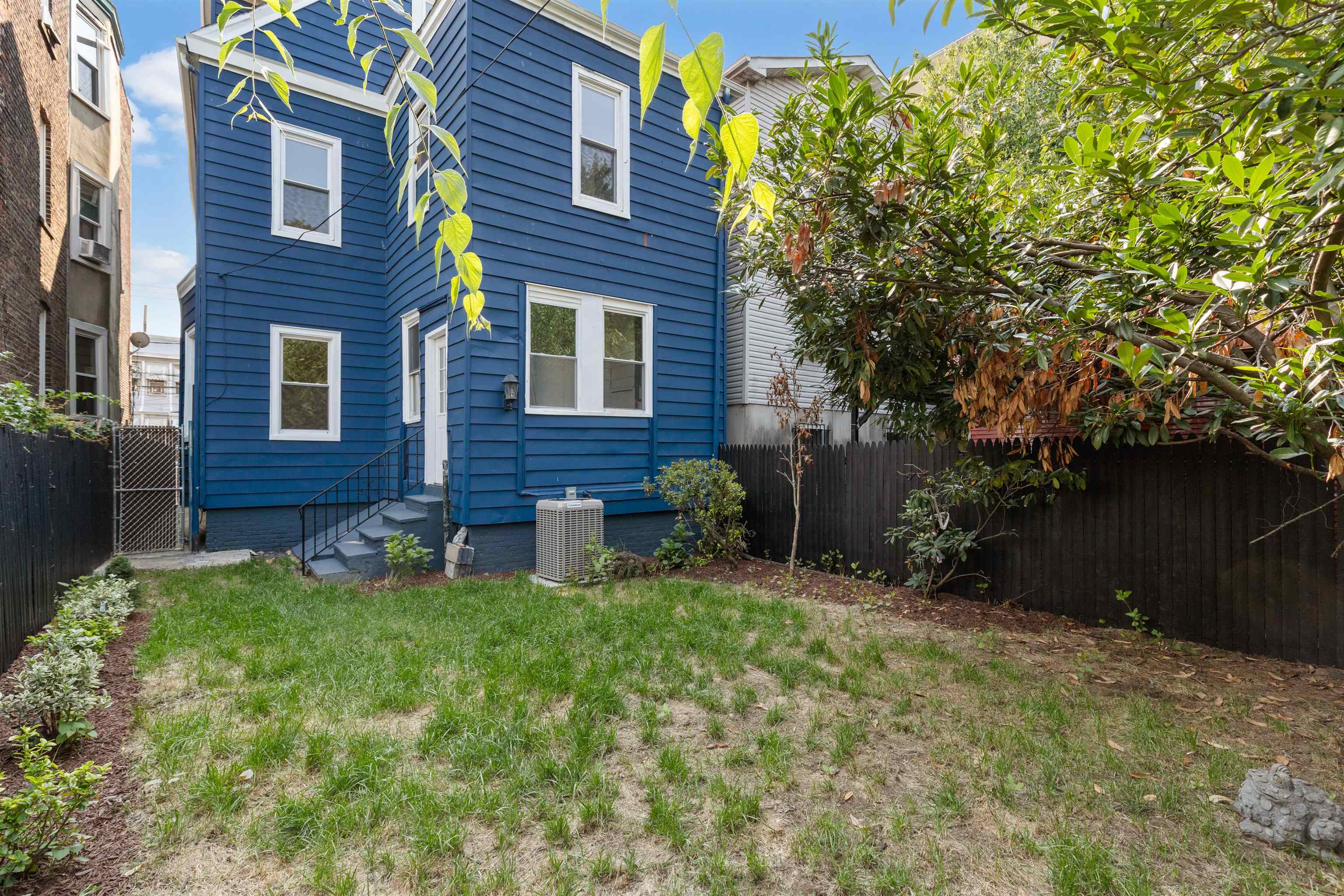292 Forrest St Property Photo 28