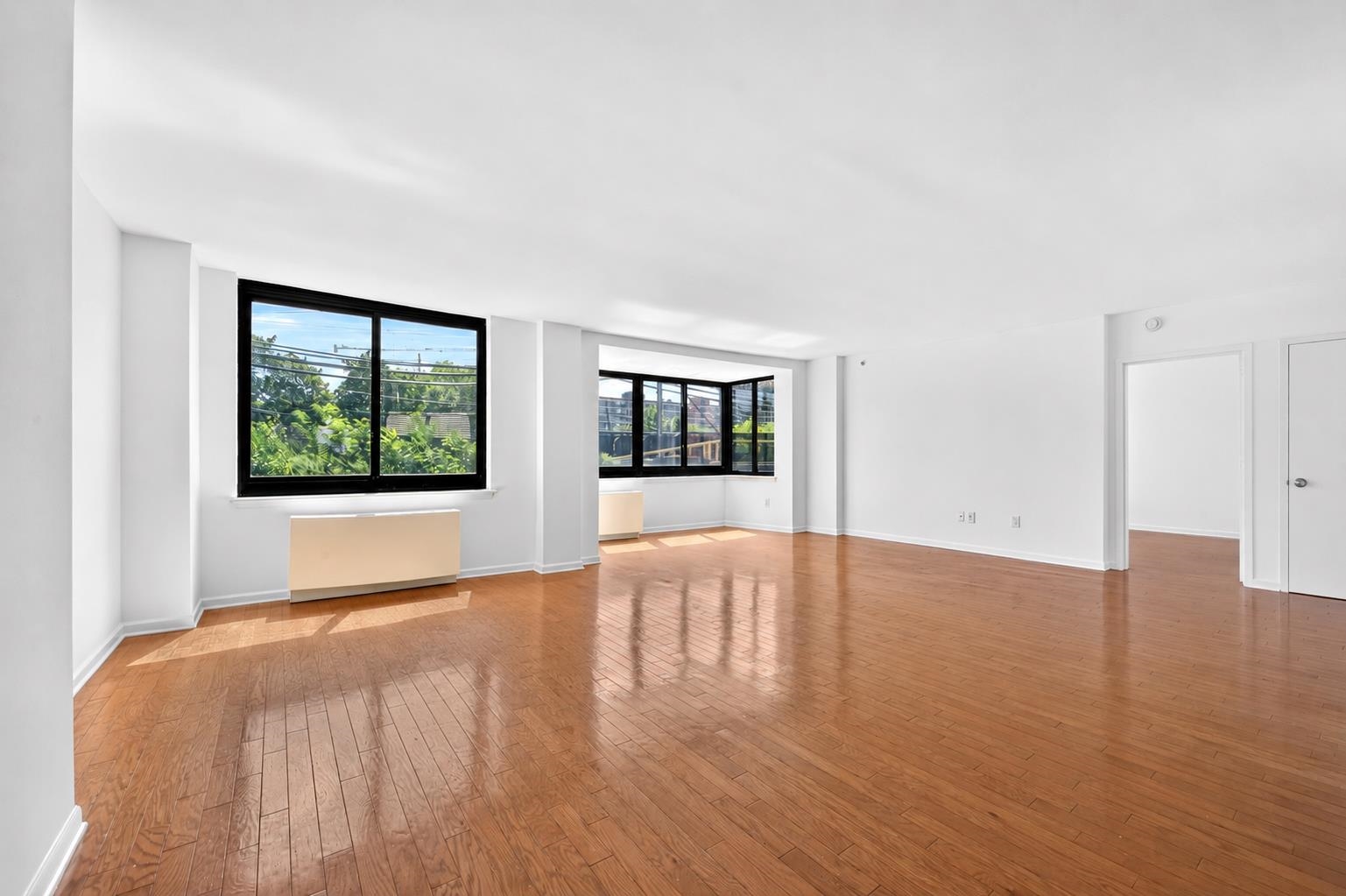 700 Grove St 2g Property Photo 2