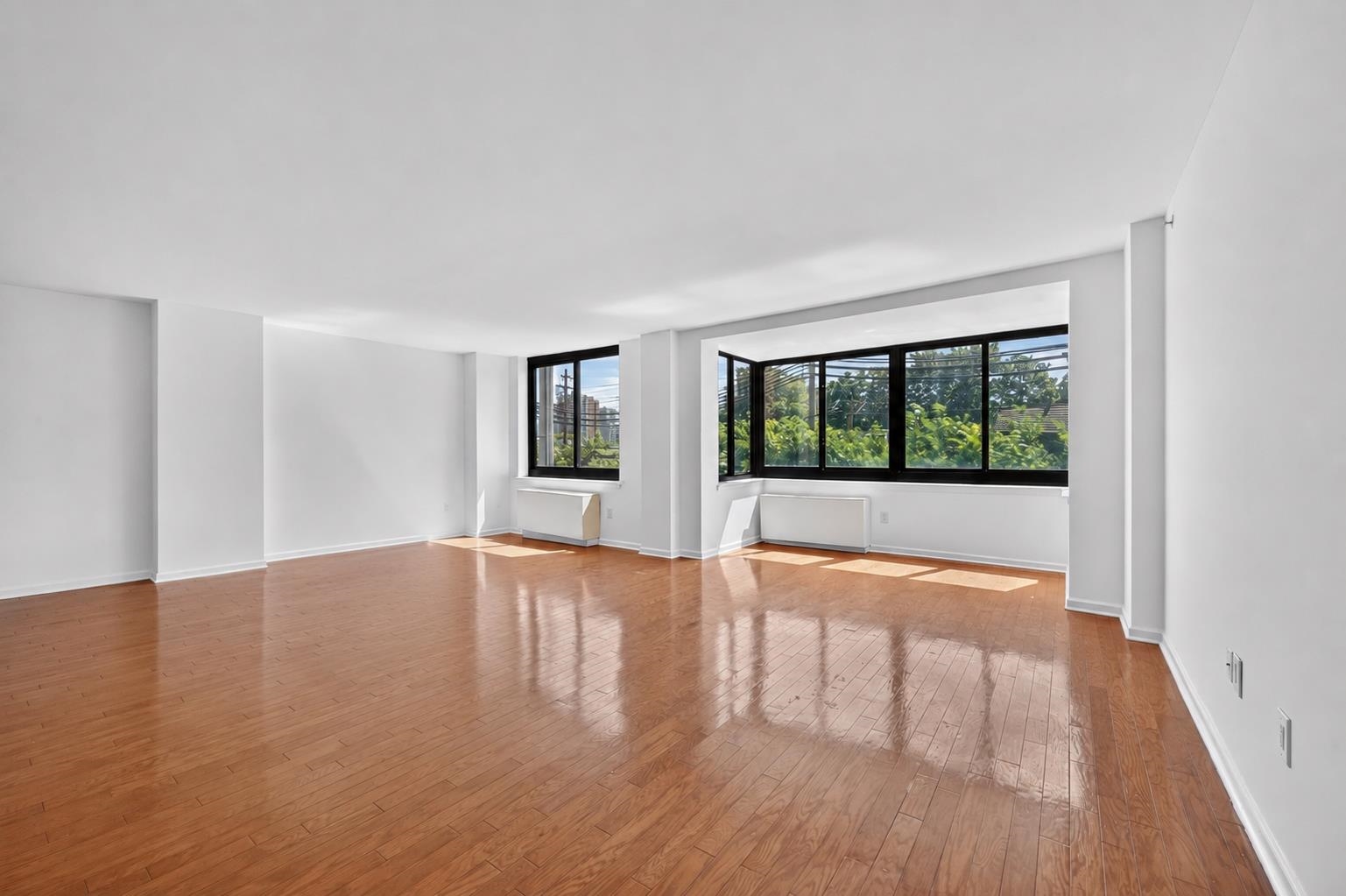 700 Grove St 2g Property Photo 3