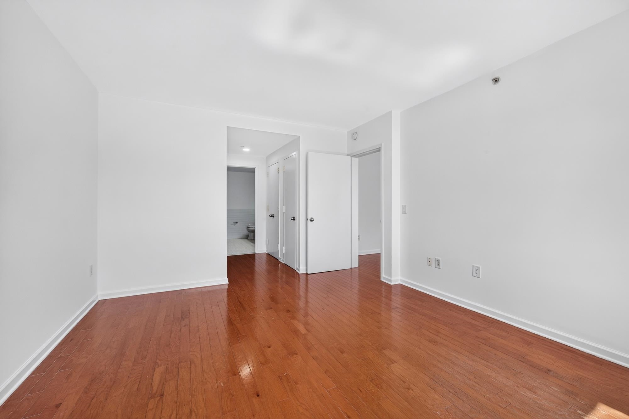 700 Grove St 2g Property Photo 14