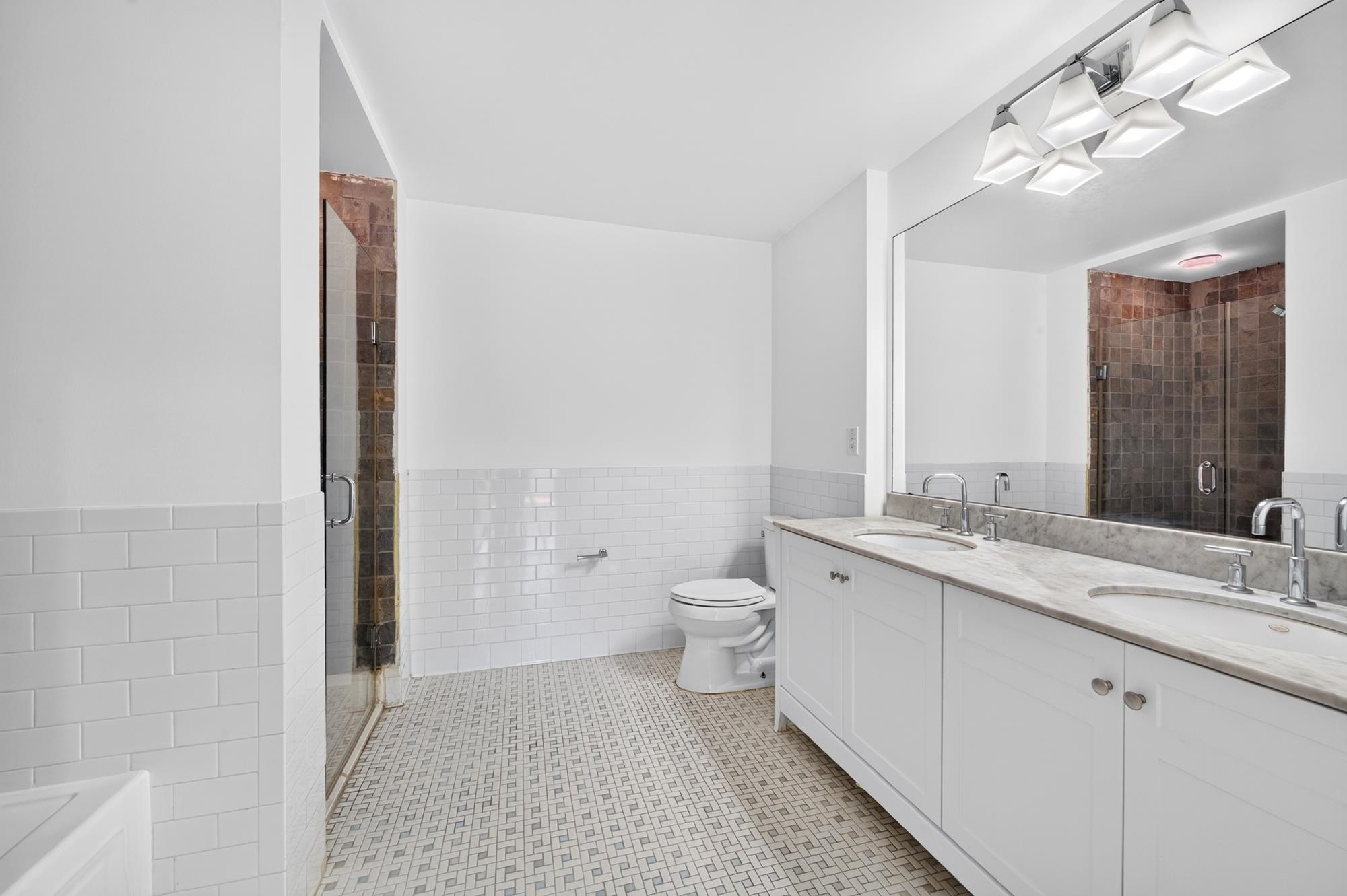 700 Grove St 2g Property Photo 16