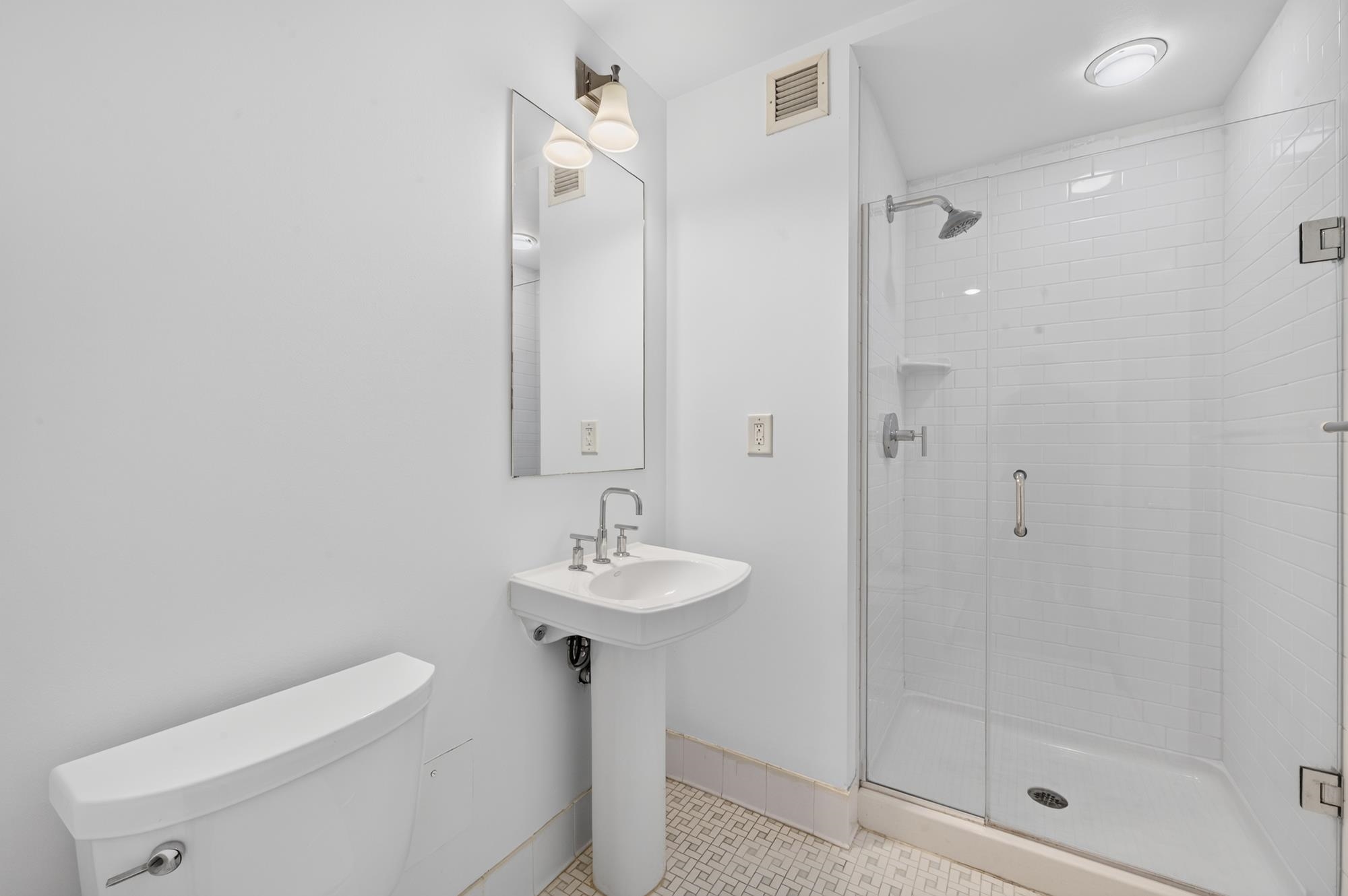 700 Grove St 2g Property Photo 21