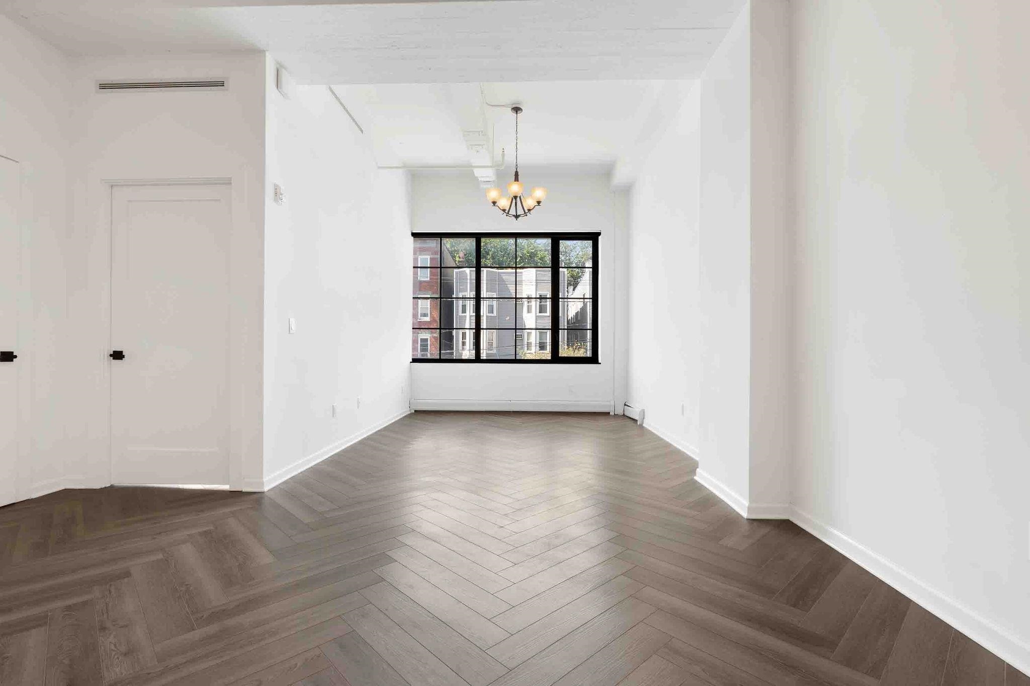 142 Charles St 204 Property Photo 2