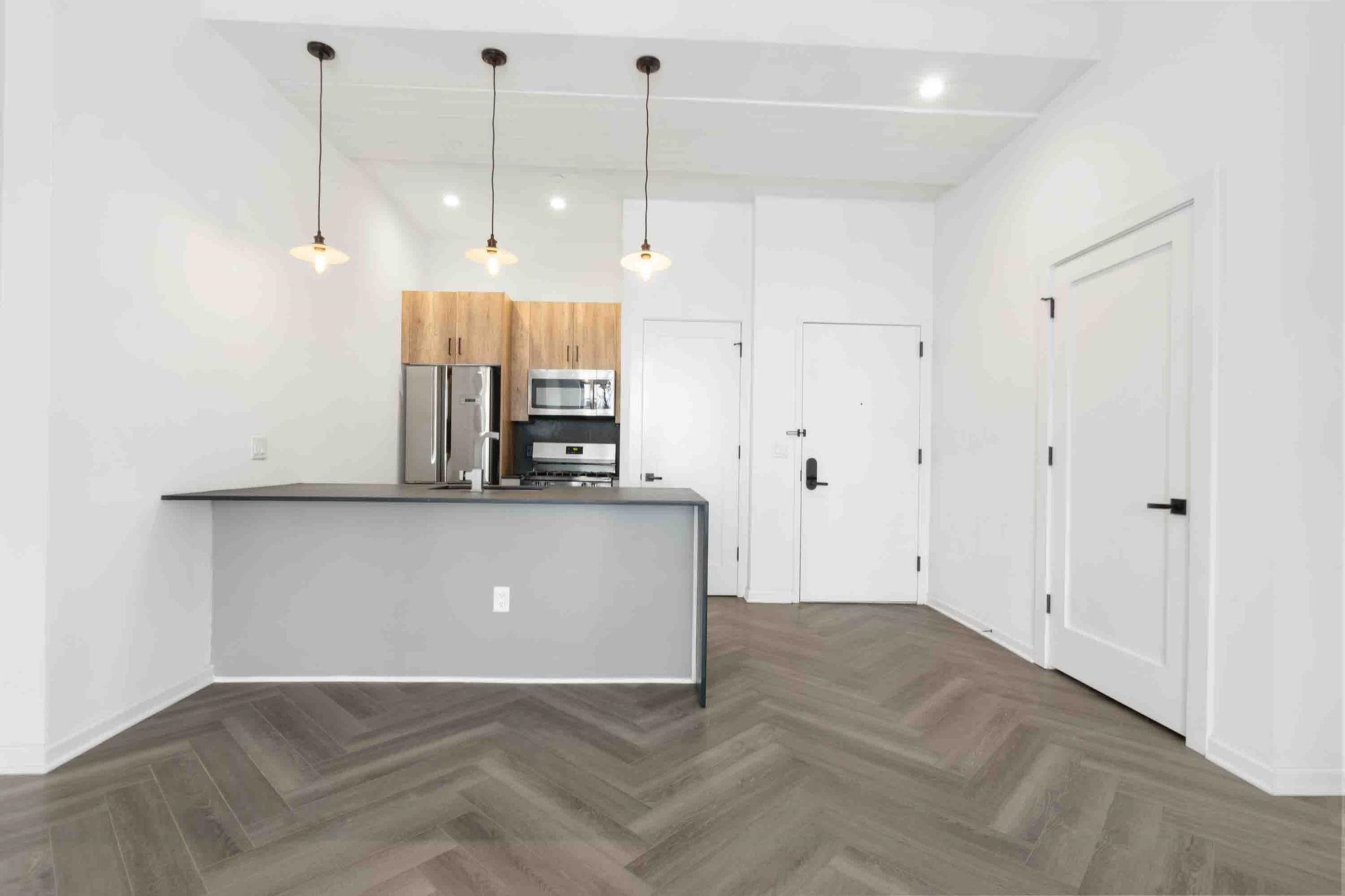 142 Charles St 204 Property Photo 5