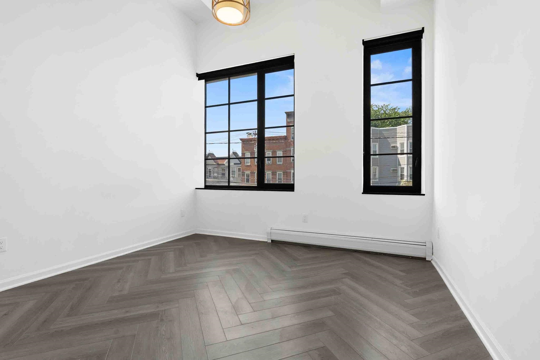 142 Charles St 204 Property Photo 6