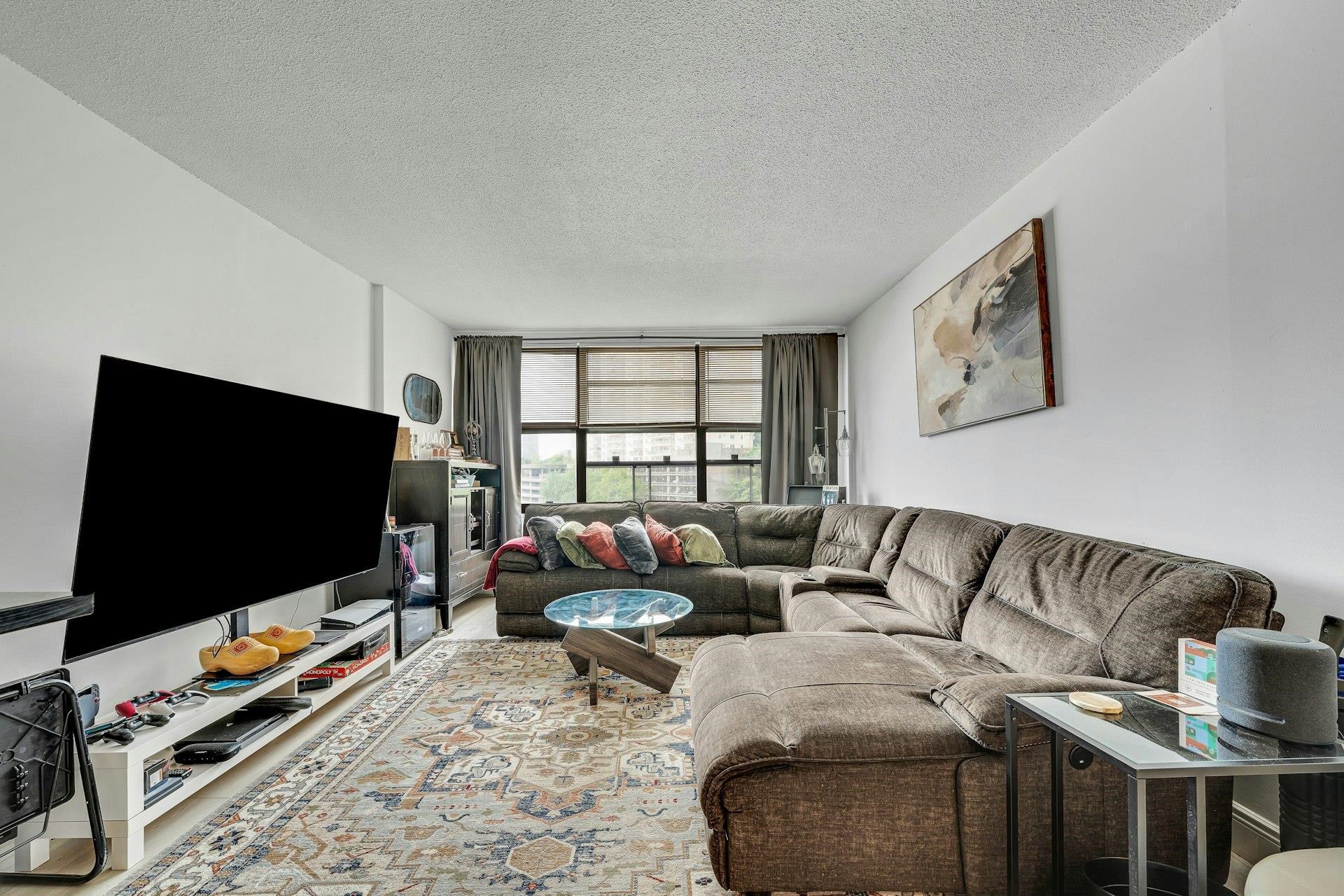 7002 Blvd East #16h Property Photo 4