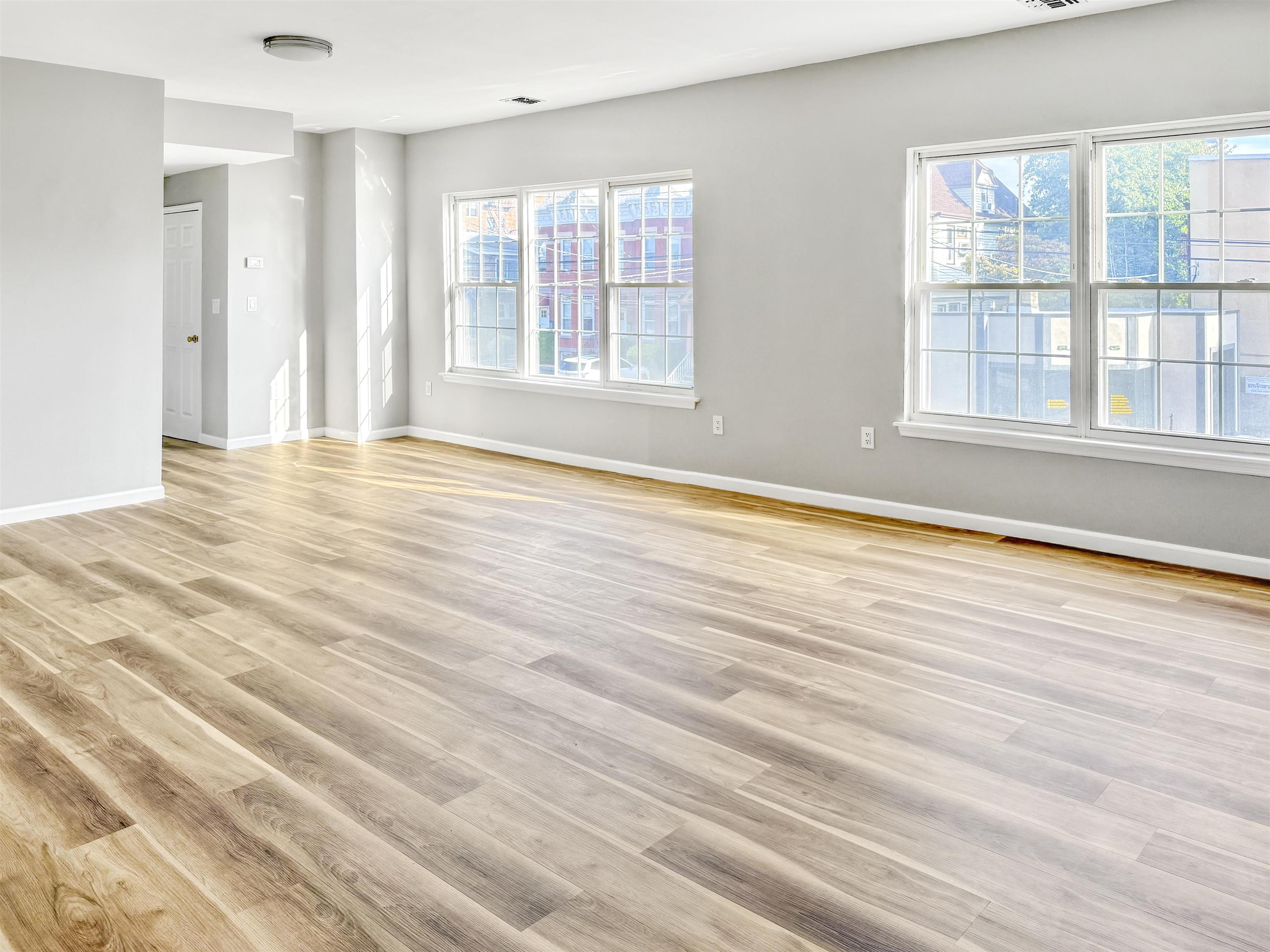 729-731 BROADWAY 3 Property Photo 1