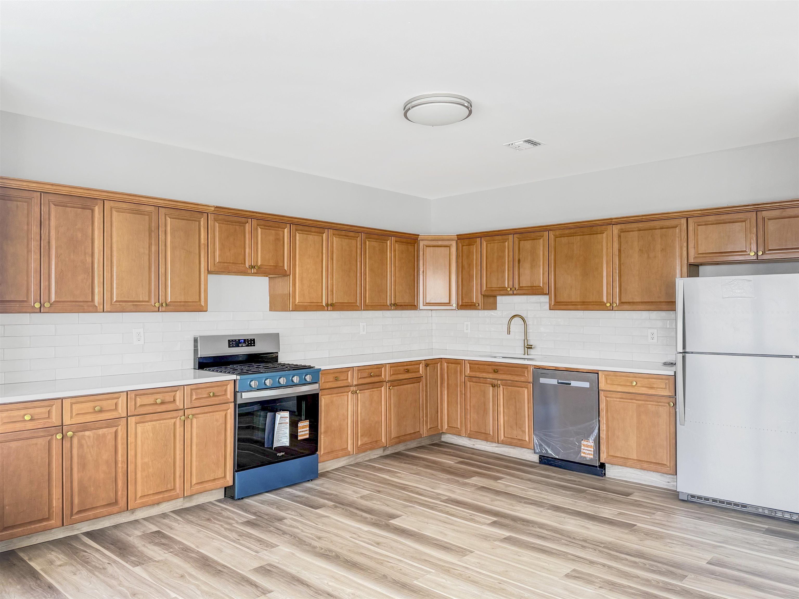 729-731 Broadway 3 Property Photo 3