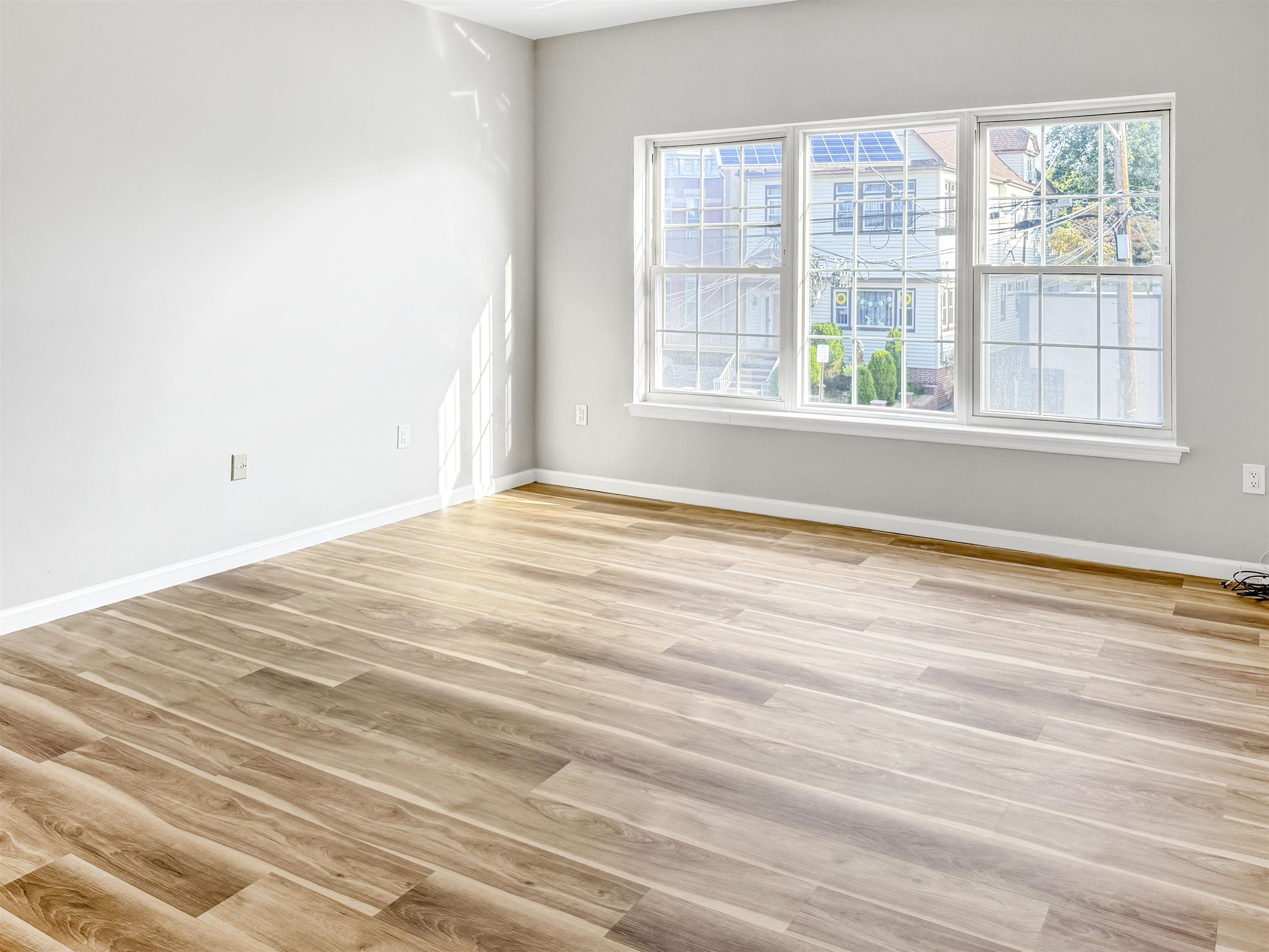 729-731 Broadway 3 Property Photo 6