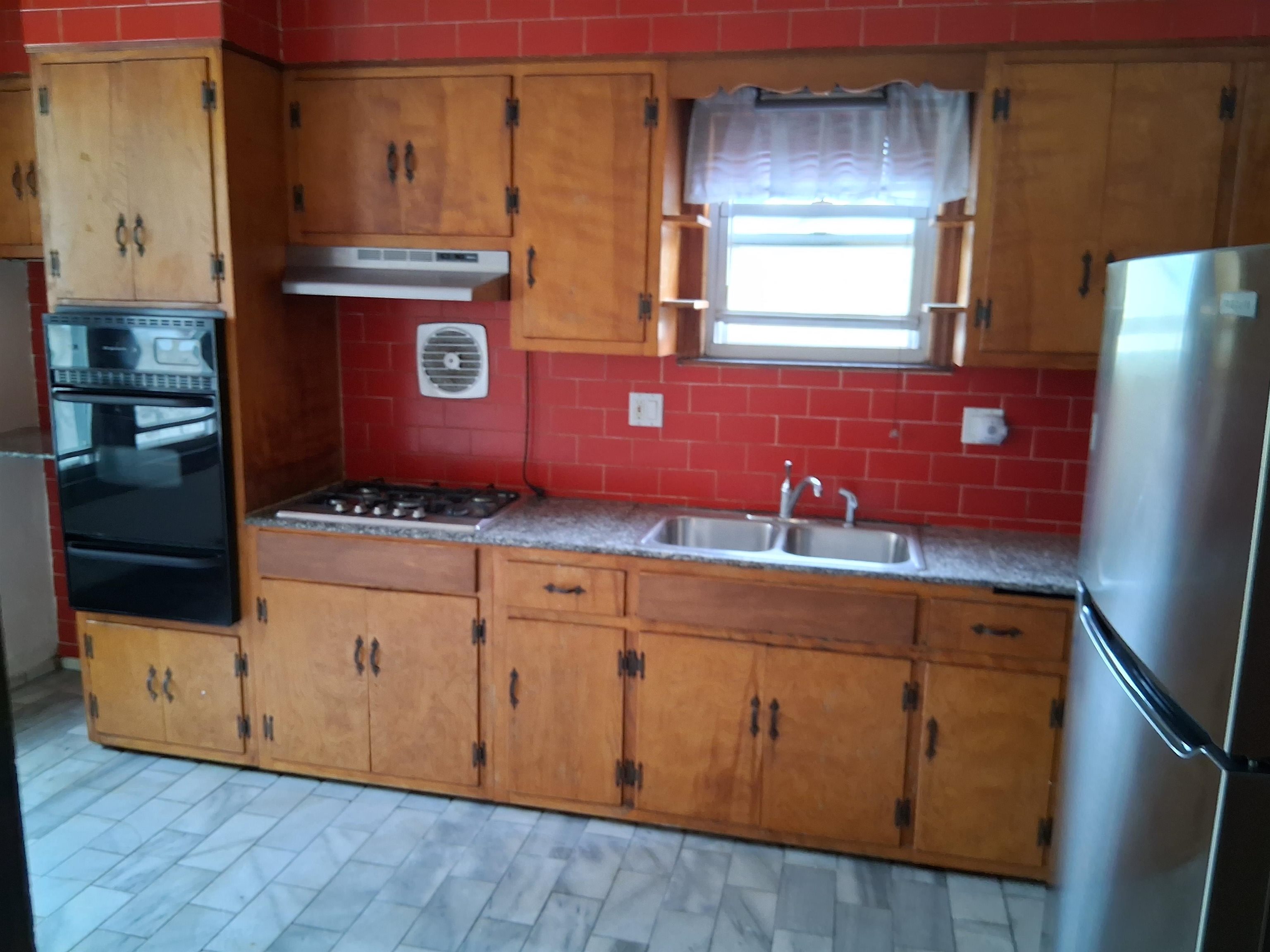 182 Terrace Ave 2 Property Photo 5