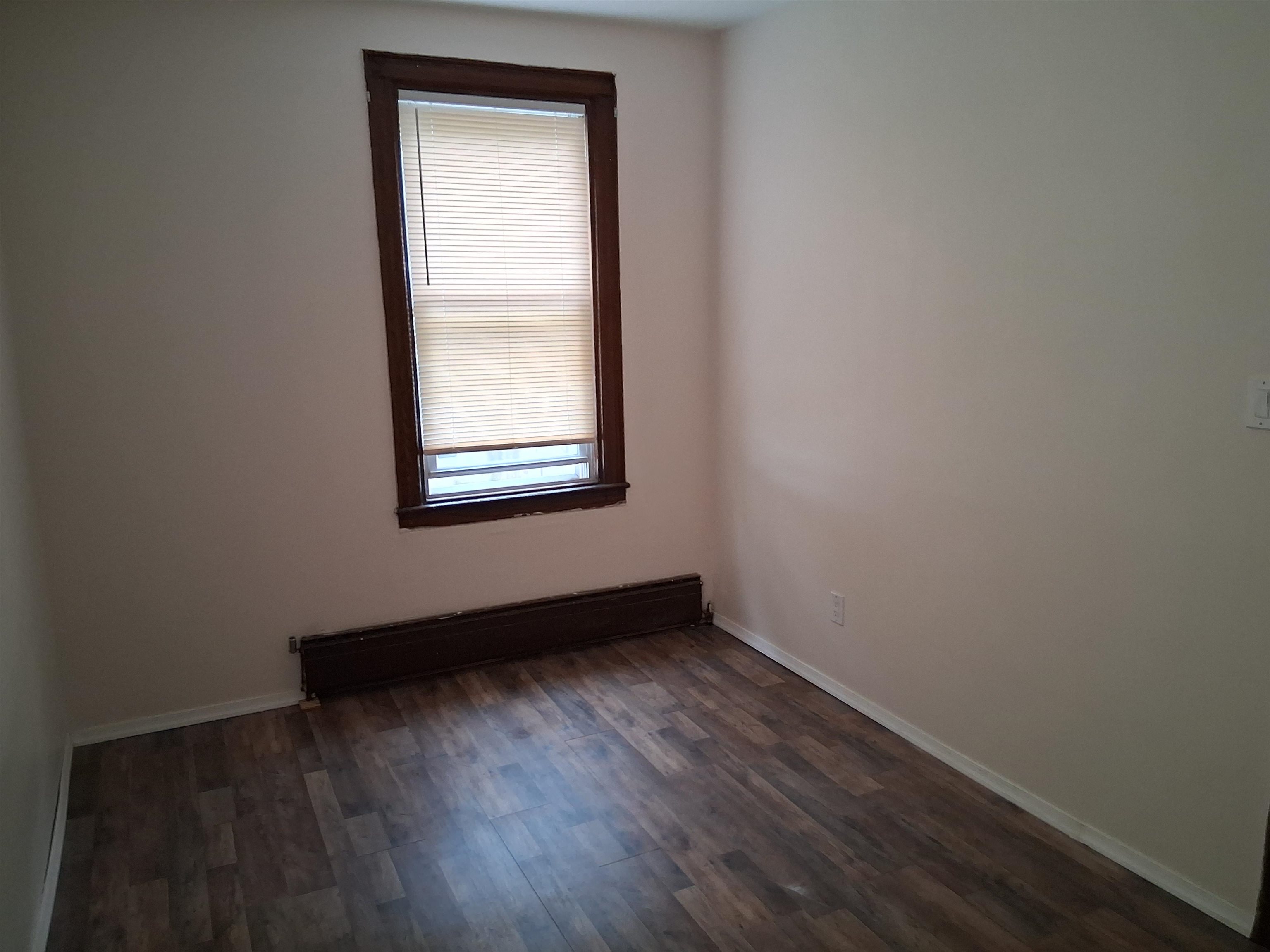 182 Terrace Ave 2 Property Photo 7