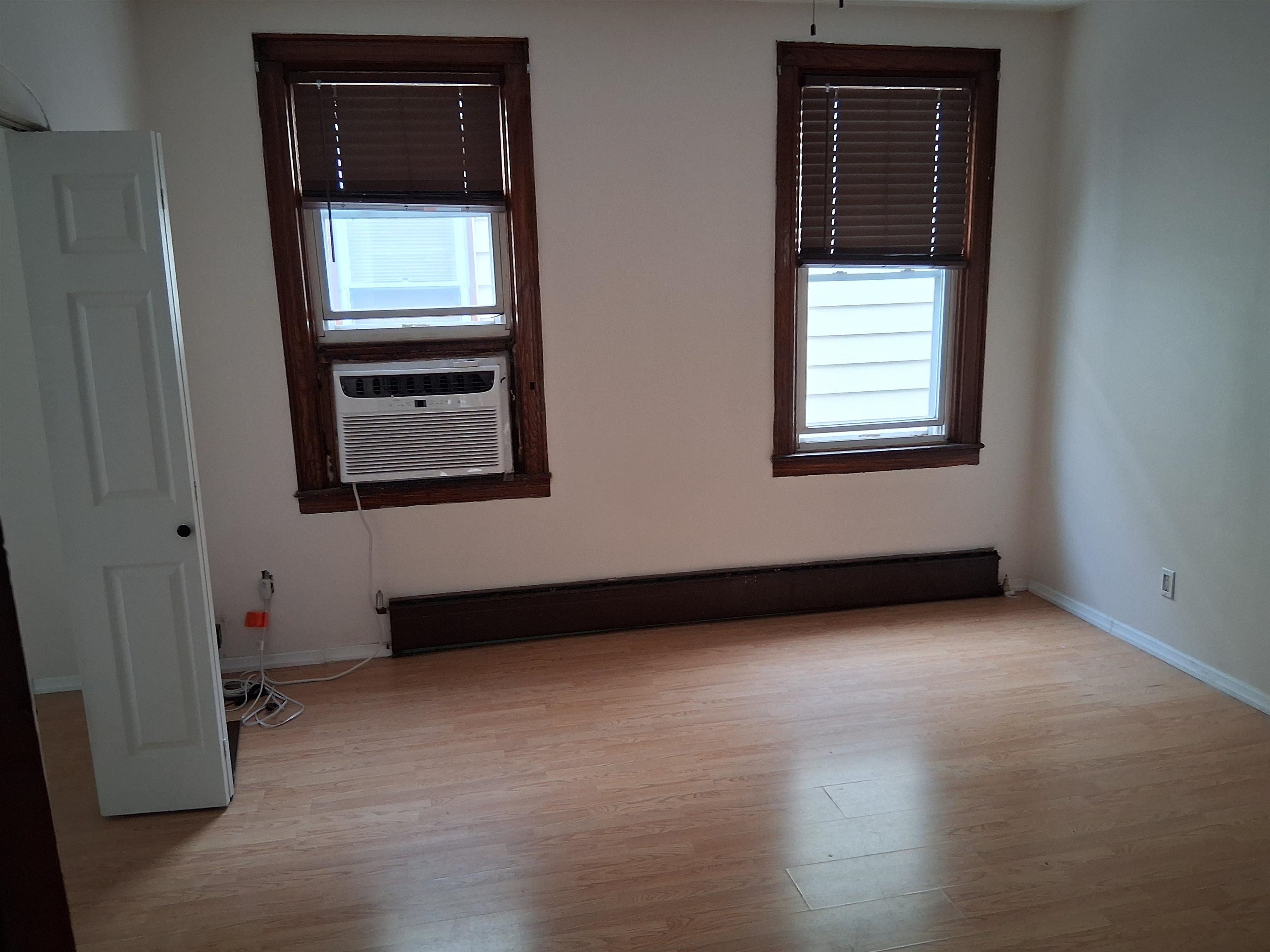 182 Terrace Ave 2 Property Photo 11