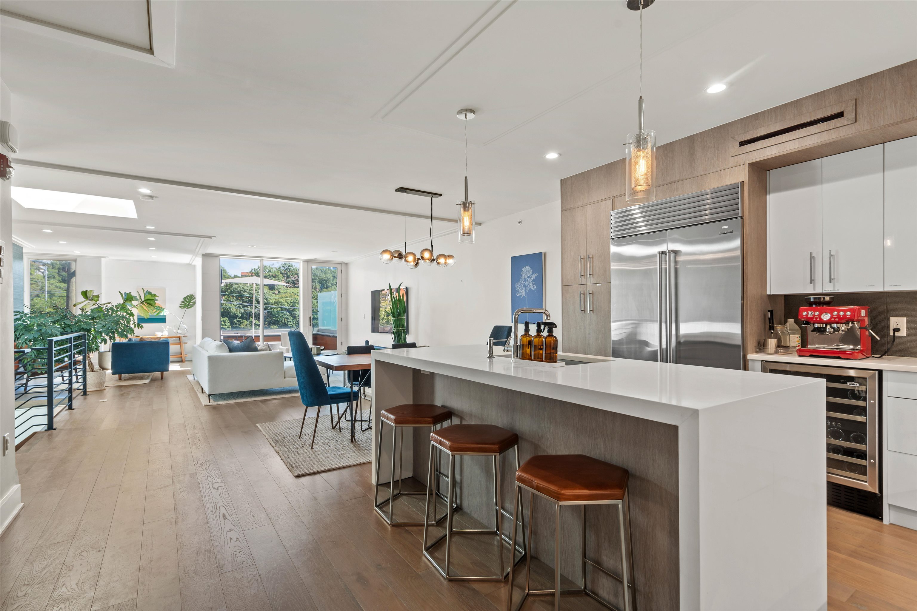 367 Park Ave Property Photo 4