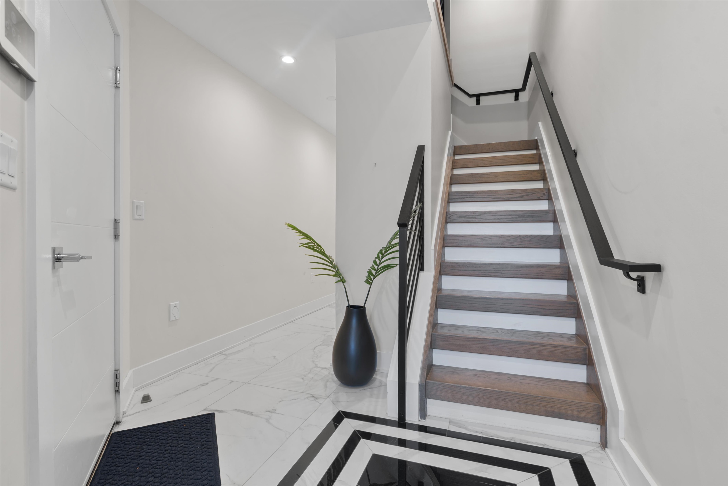 367 Park Ave Property Photo 17