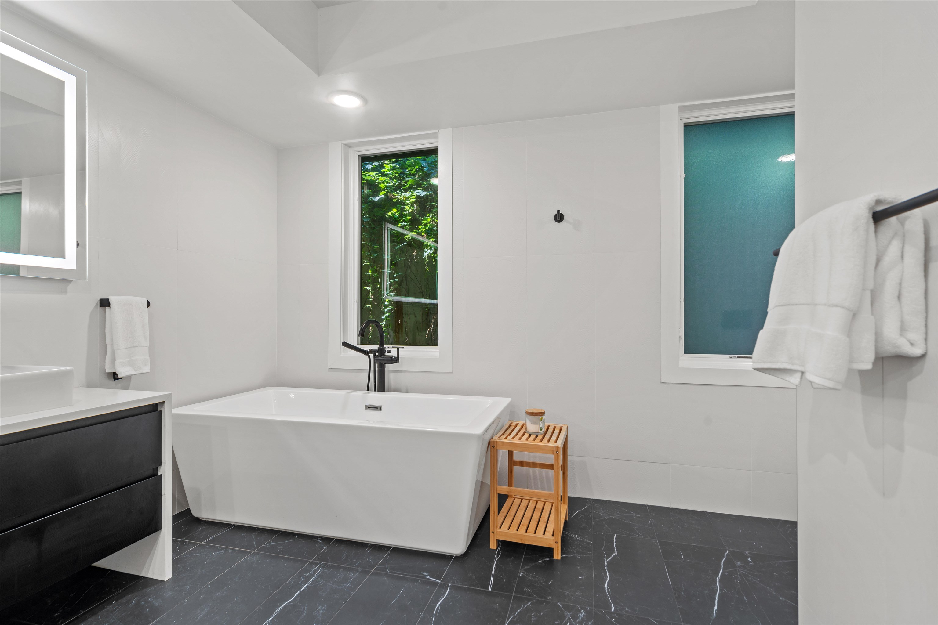 367 Park Ave Property Photo 24
