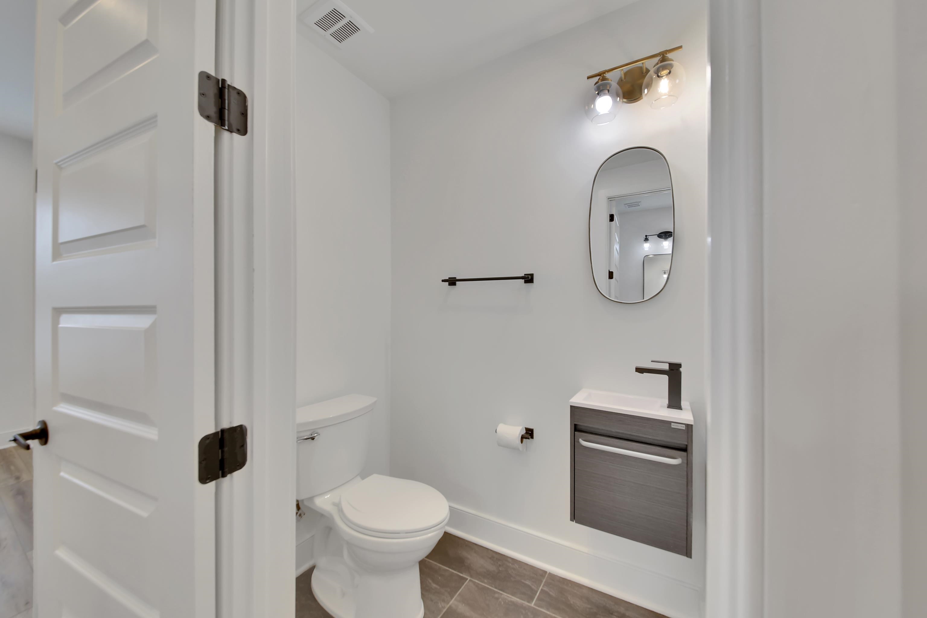 82 Ferry St 1 Property Photo 5