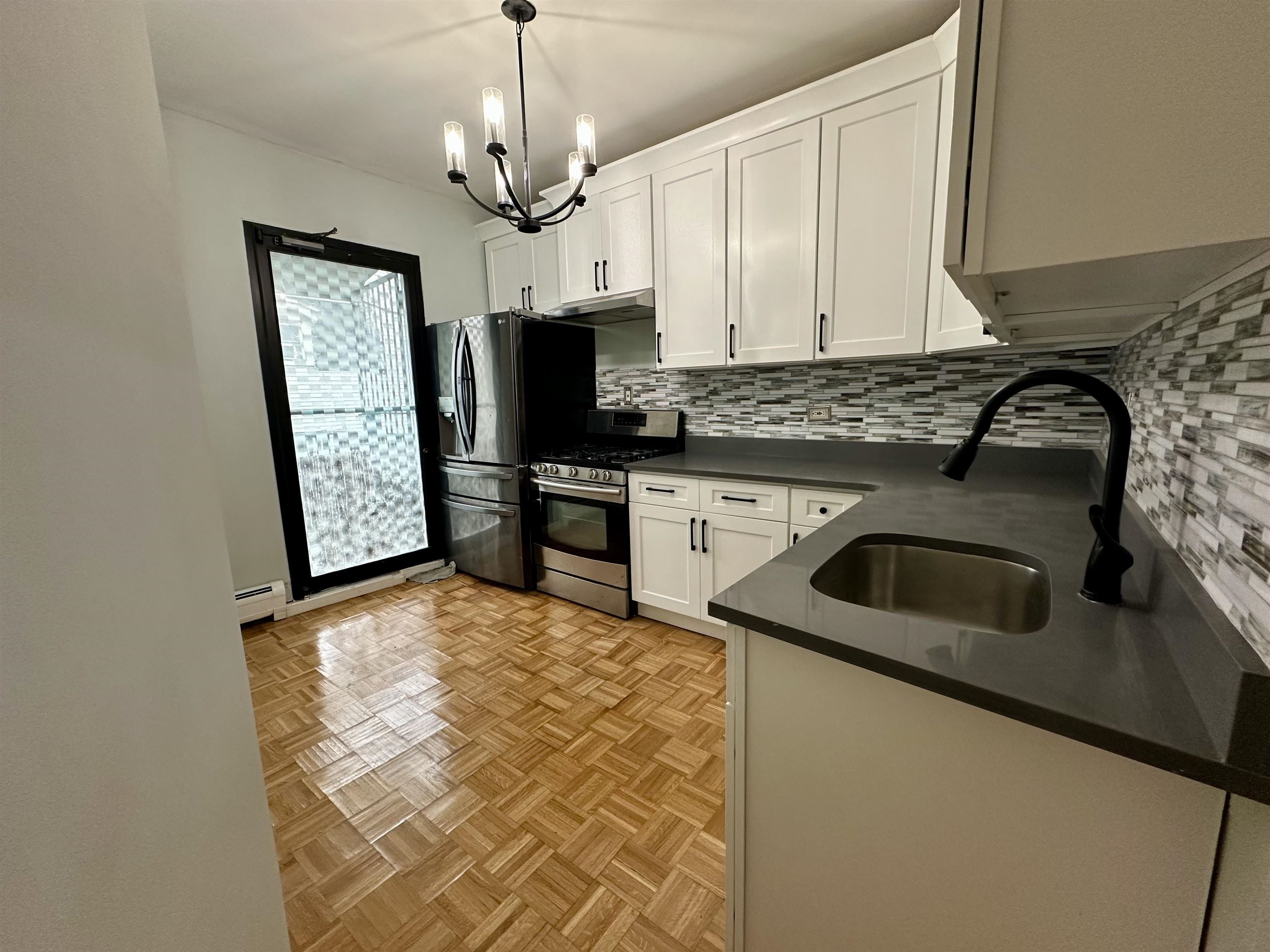 543 WEST SIDE AVE 2 Property Photo 1
