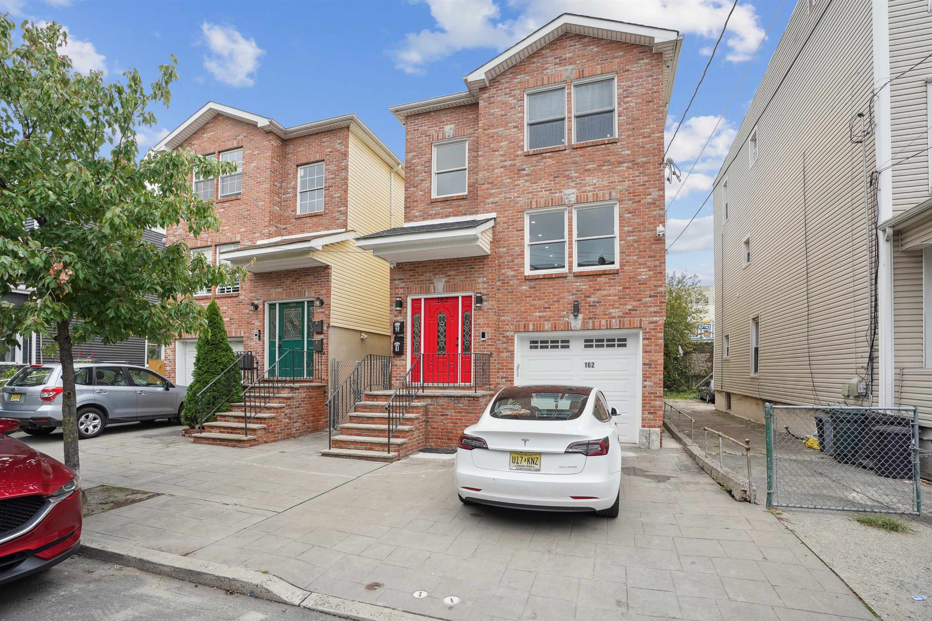 162 Pine St 2 Property Photo 10