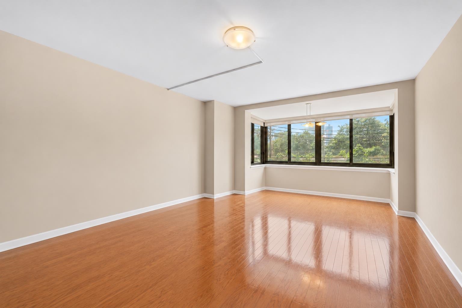 700 GROVE ST 2L Property Photo 1