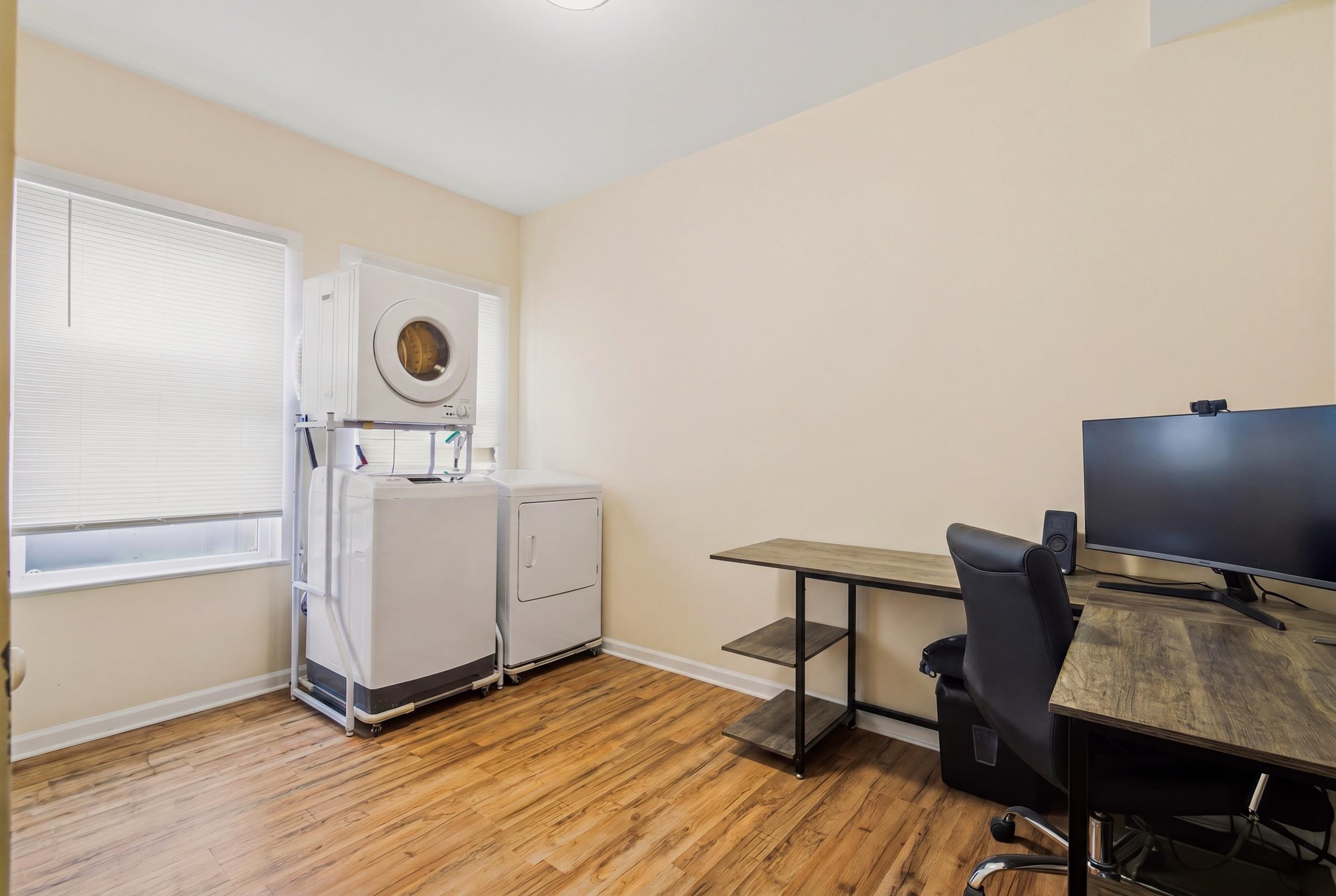 878-880 Broadway Property Photo 6