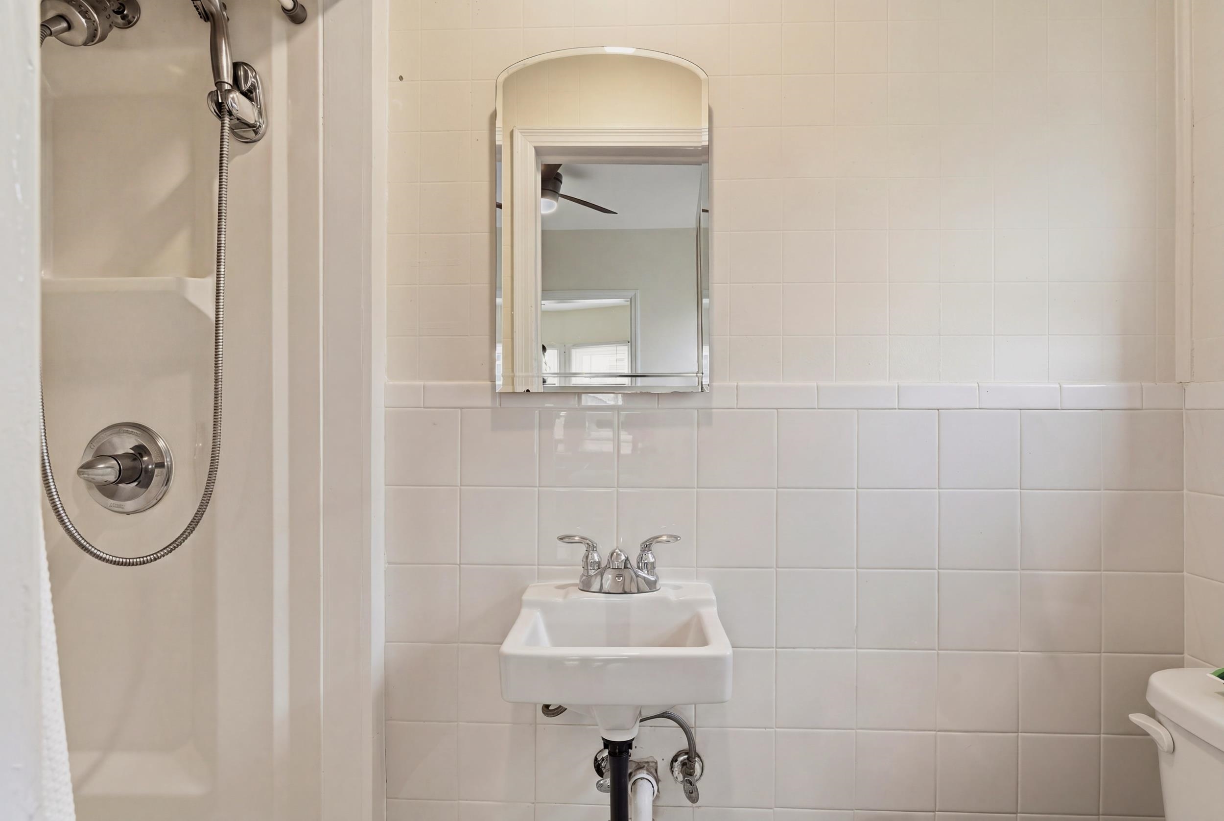 878-880 Broadway Property Photo 9