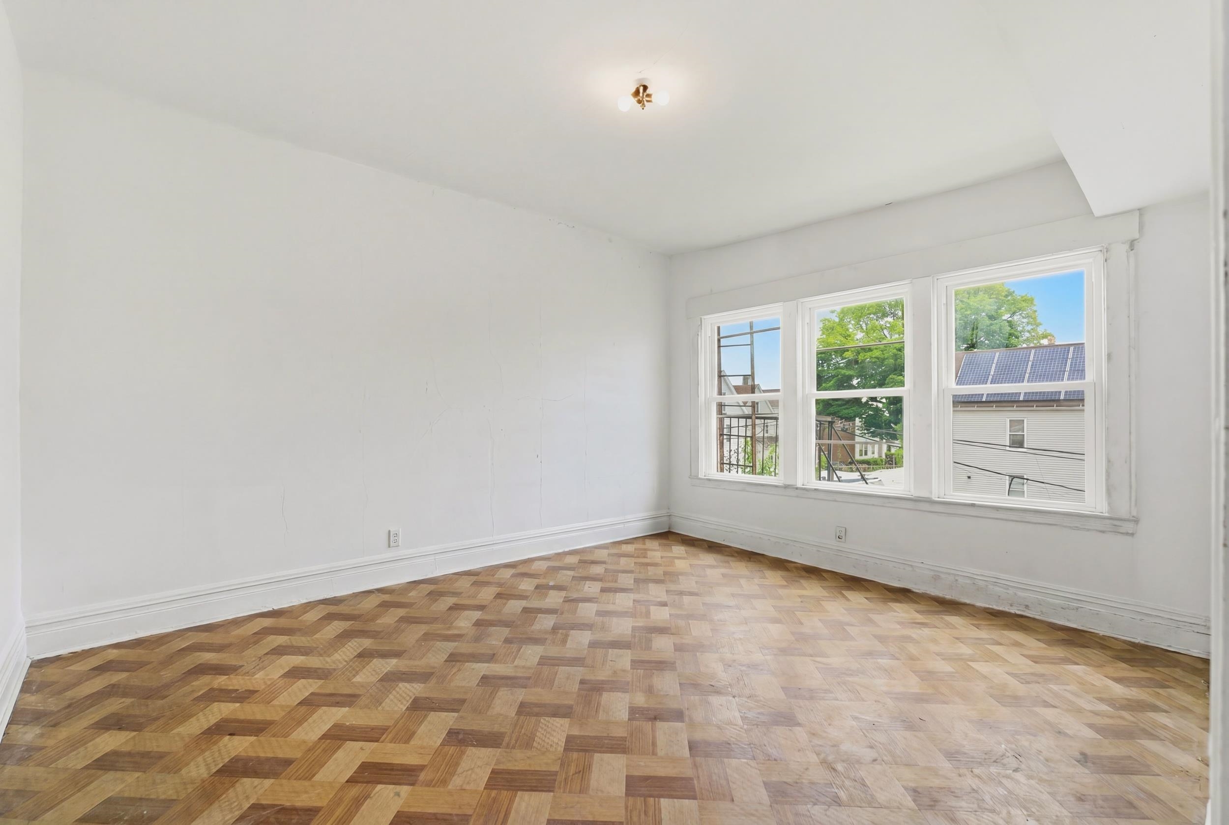 878-880 Broadway Property Photo 17