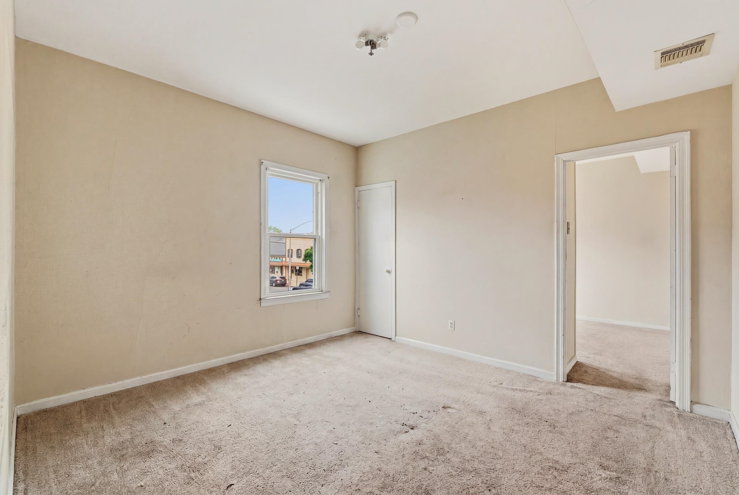 878-880 Broadway Property Photo 28