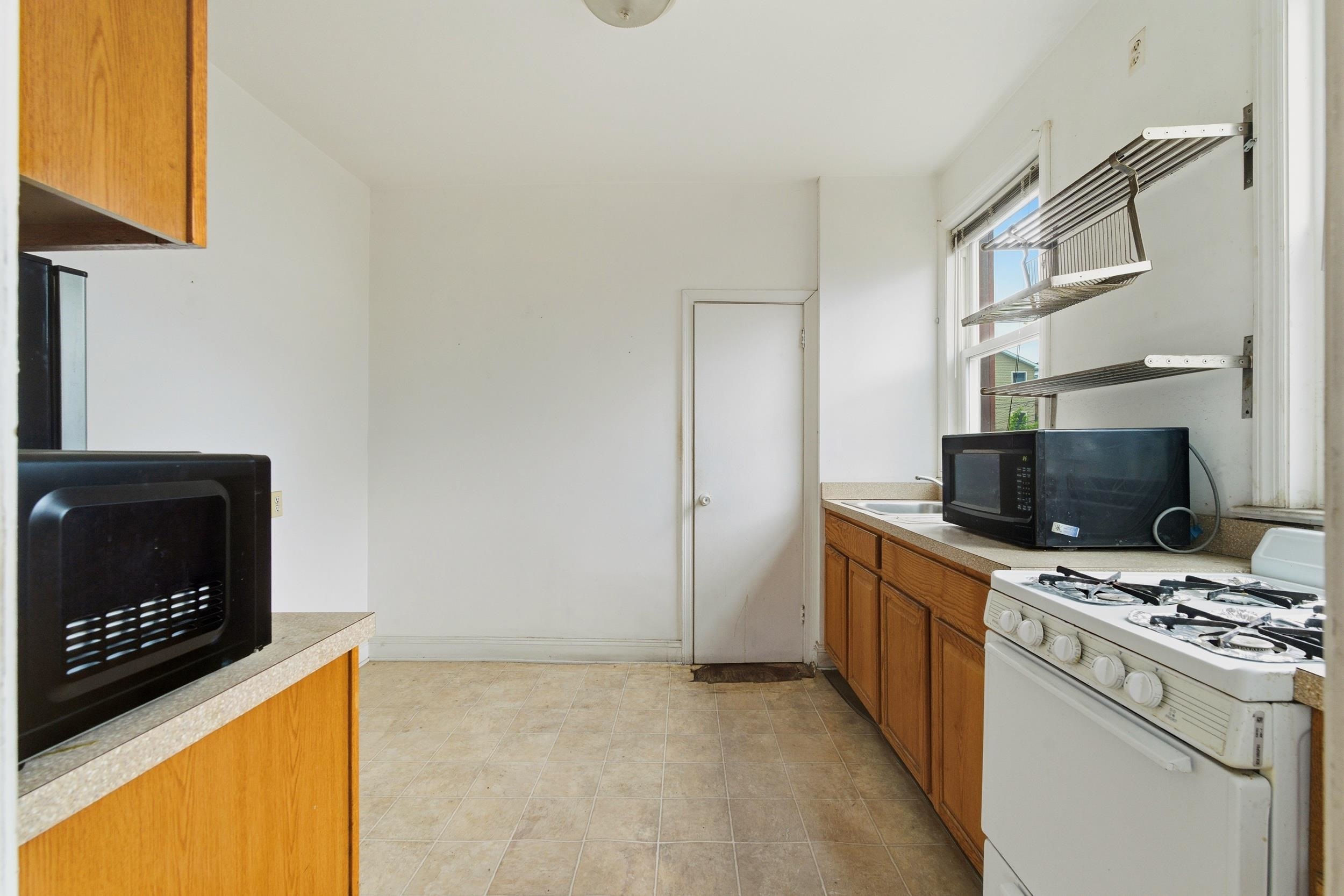 878-880 Broadway Property Photo 29