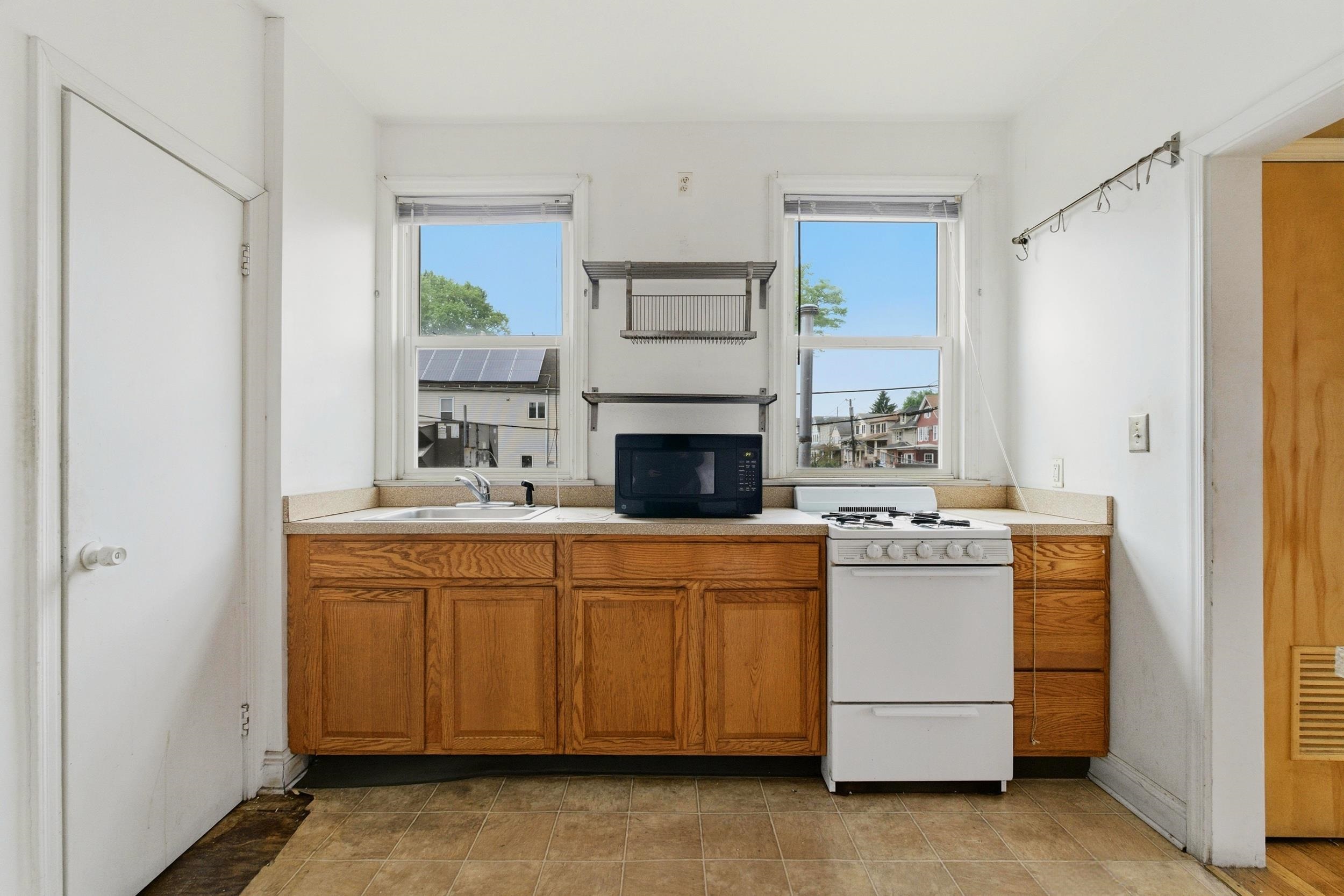 878-880 Broadway Property Photo 30