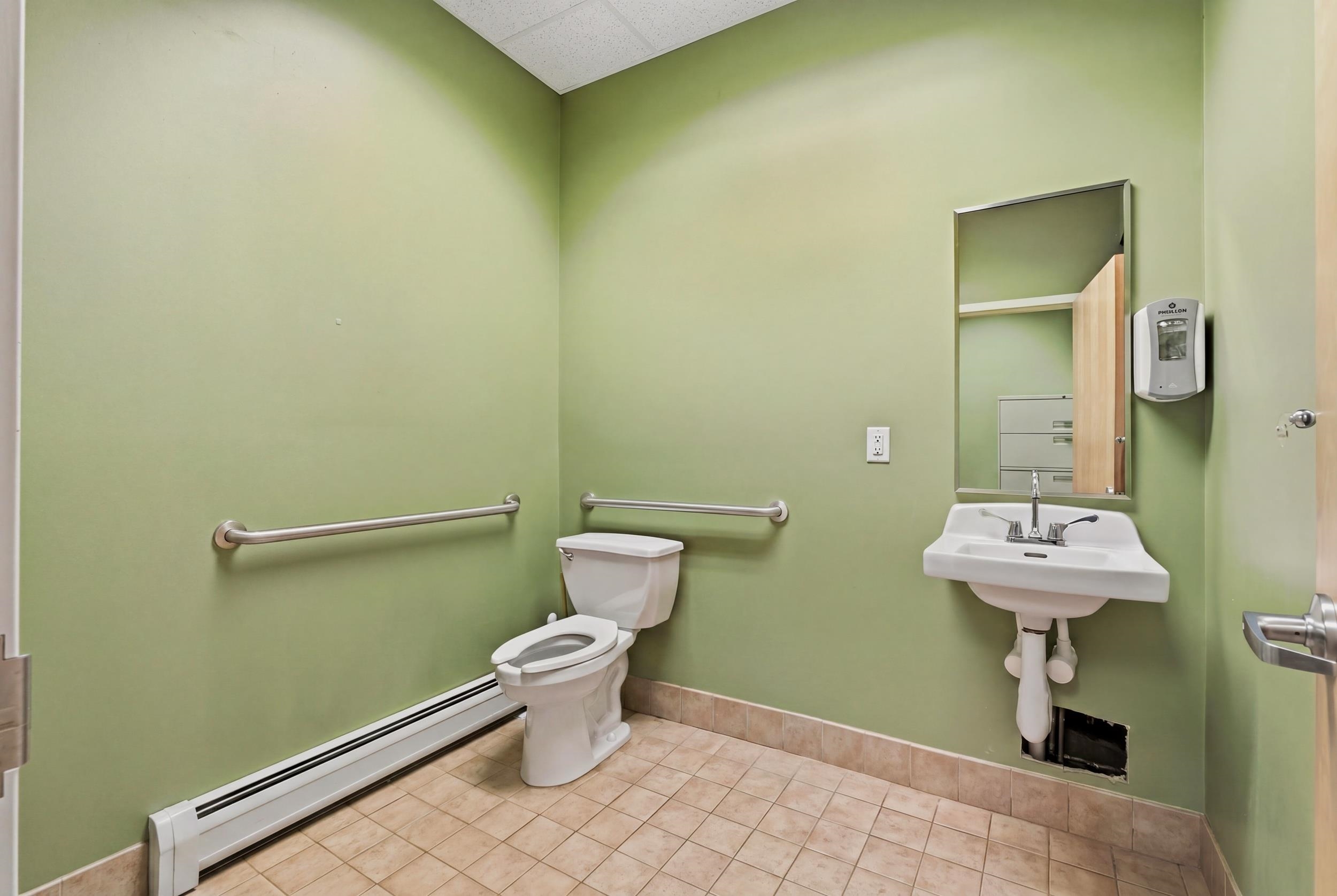 878-880 Broadway Property Photo 40
