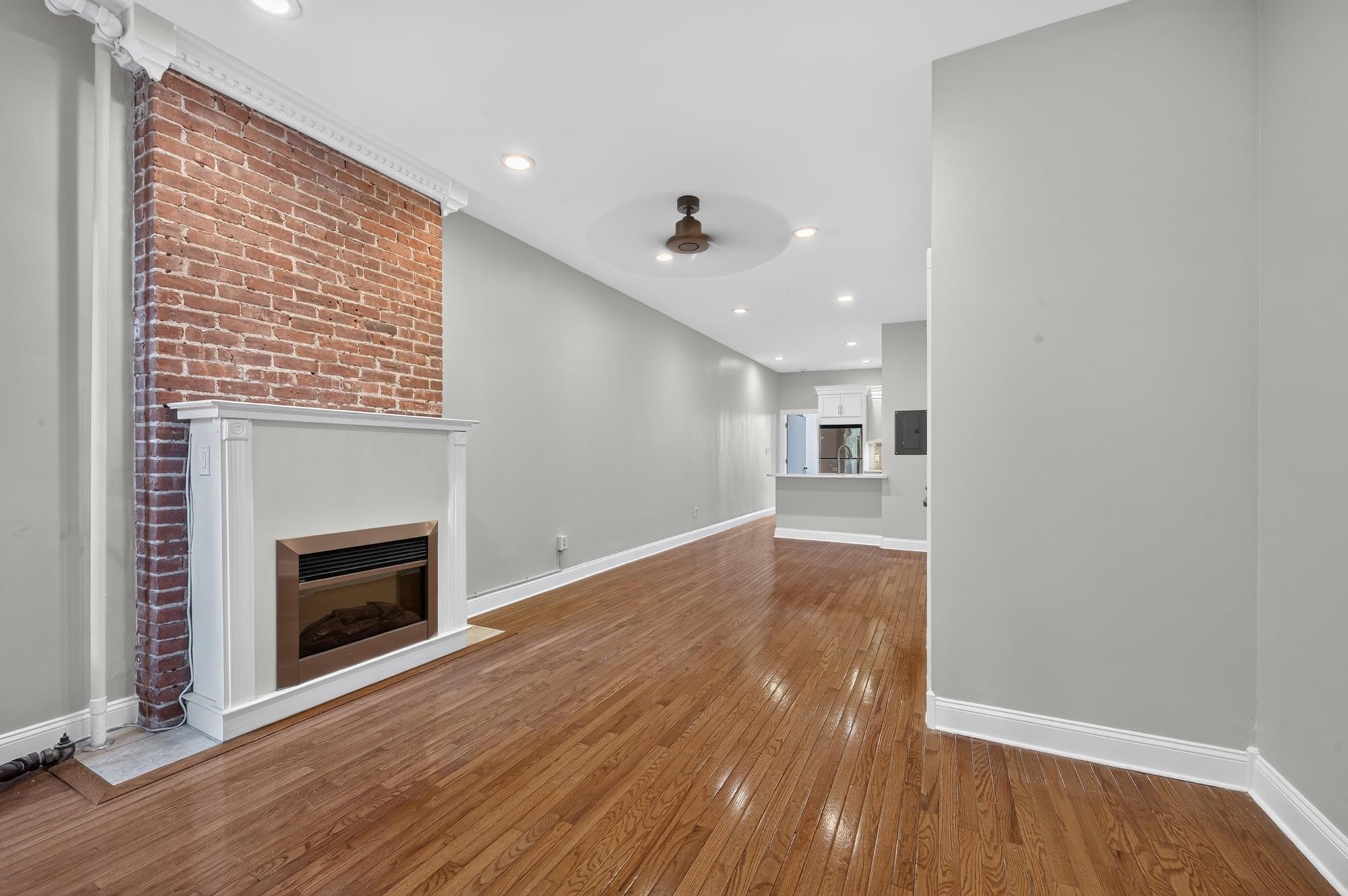 1122 Hudson St #4b Property Photo 16