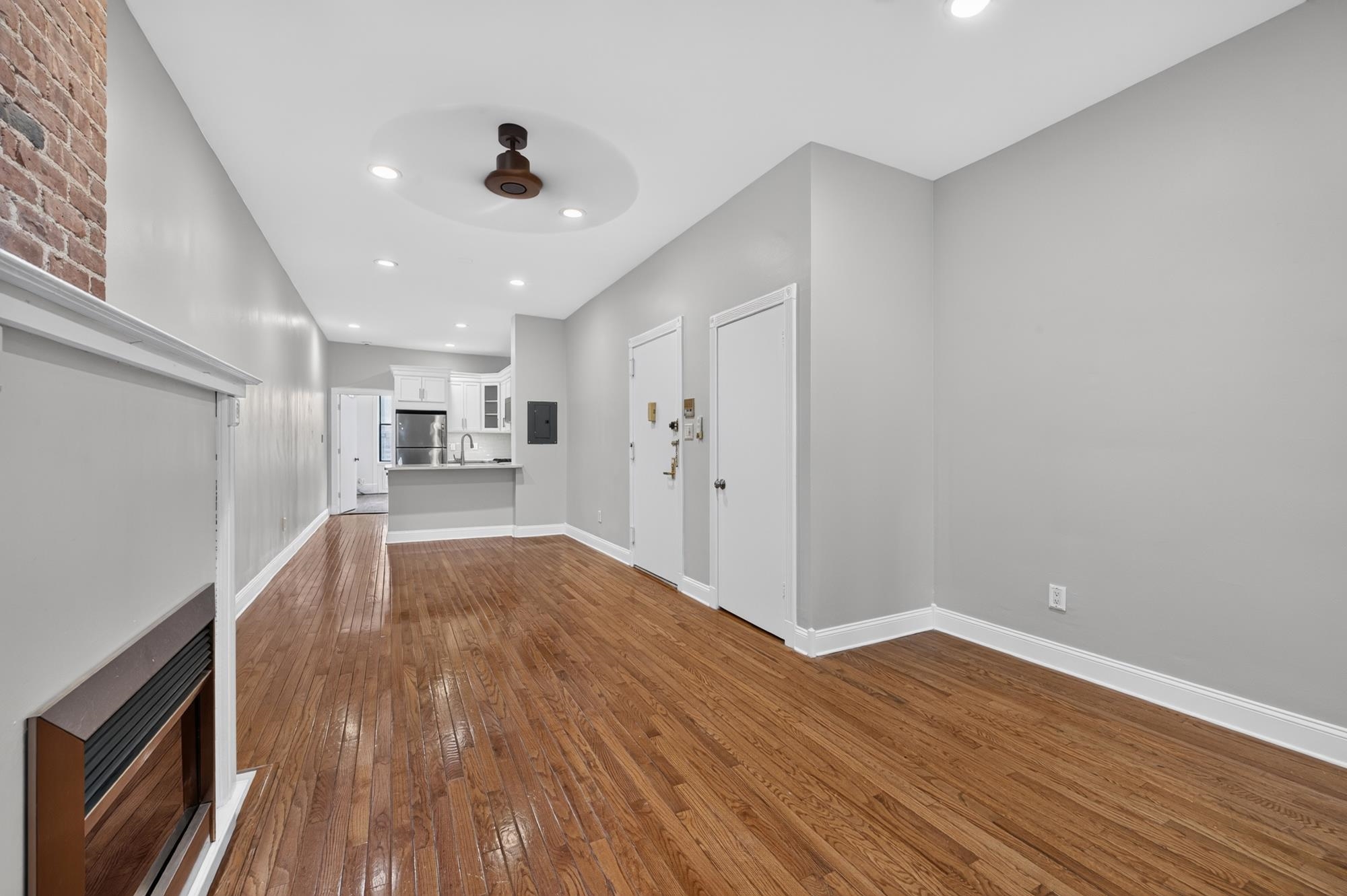 1122 Hudson St #4b Property Photo 17