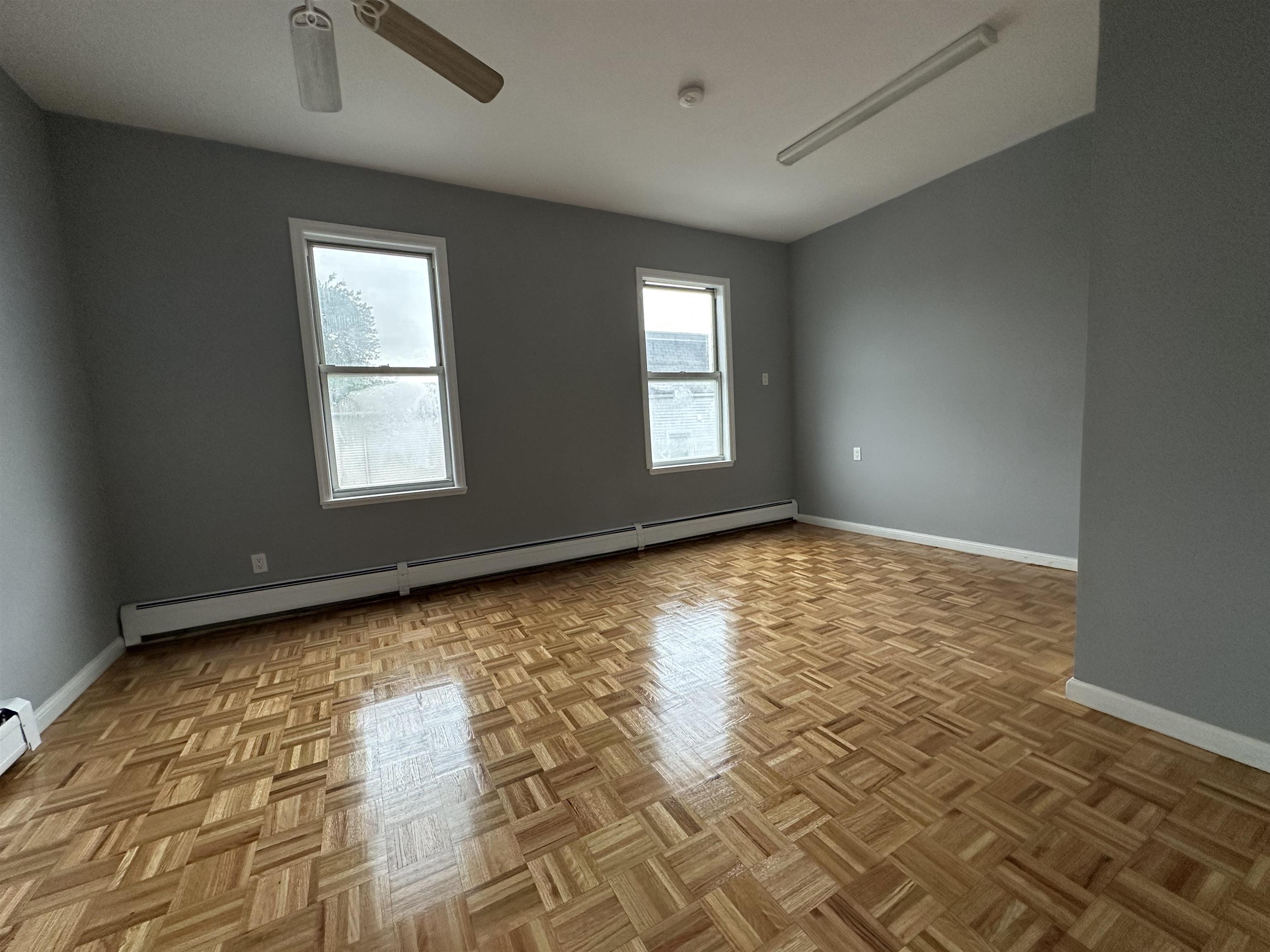 543 West Side Ave 3 Property Photo 4