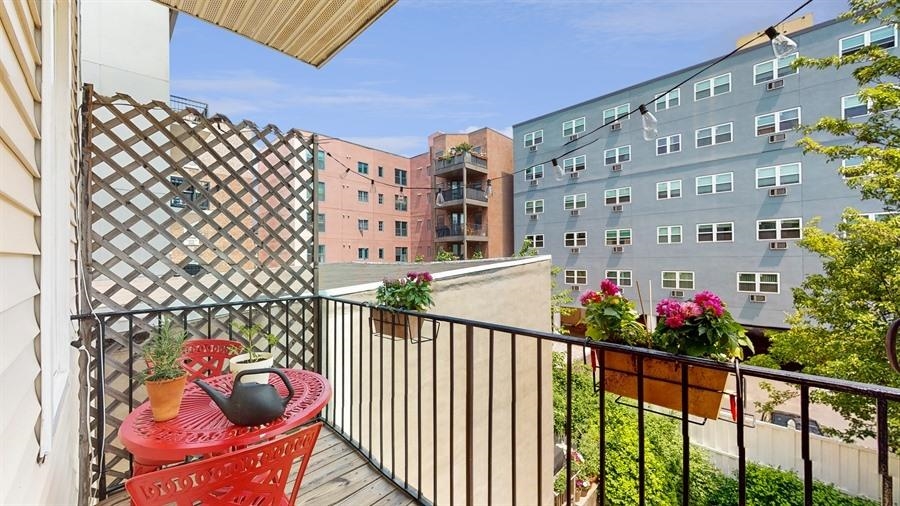 523 Monroe St 2 Property Photo 18