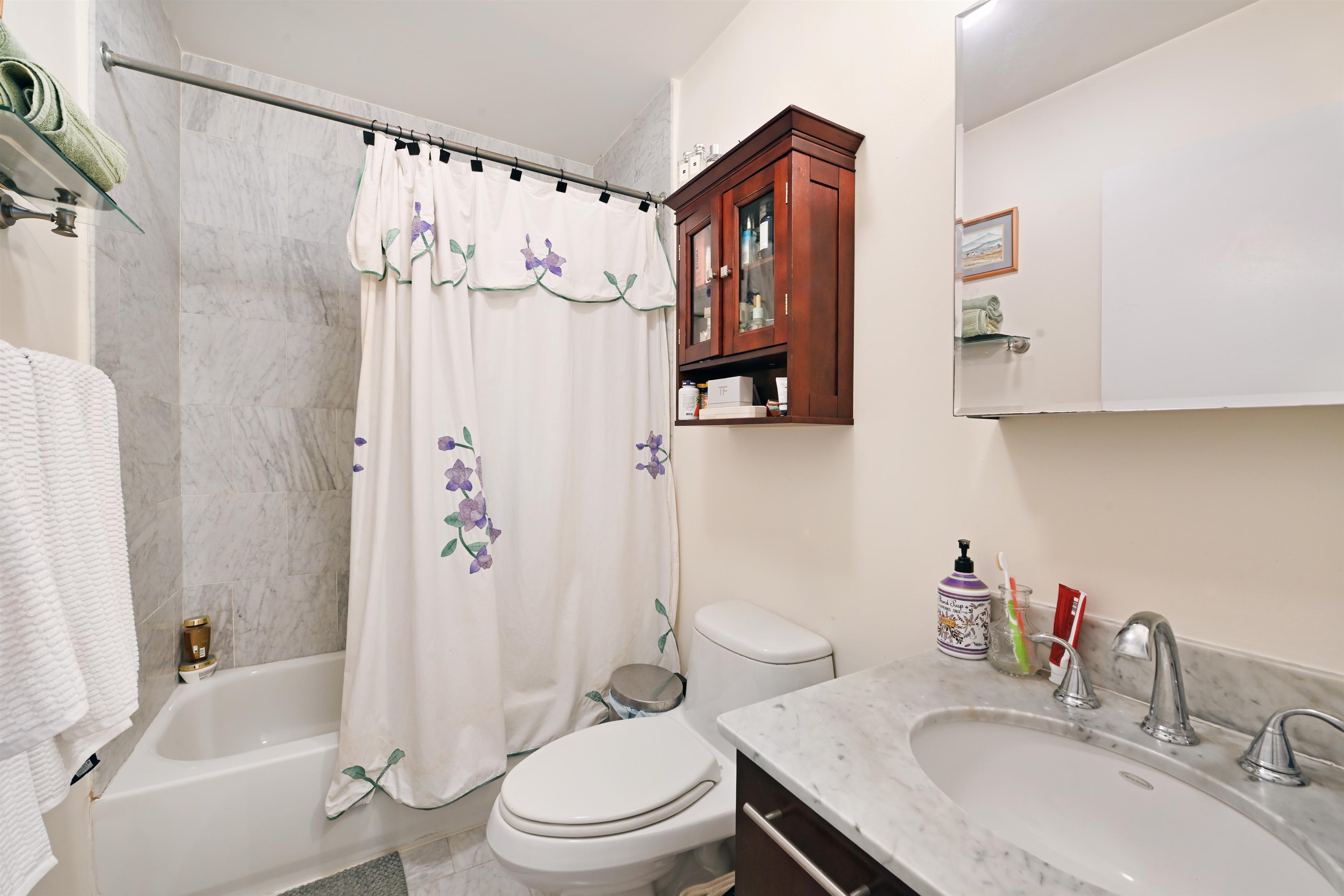 501 Adams St 1e Property Photo 11