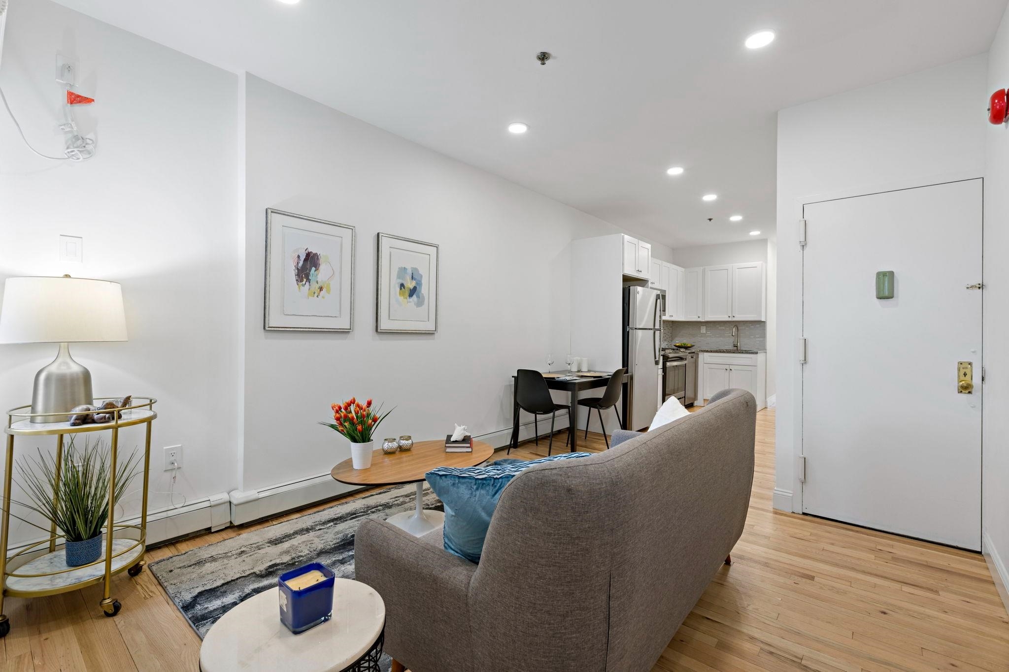 110 Washington St 4n (#6) Property Photo 4
