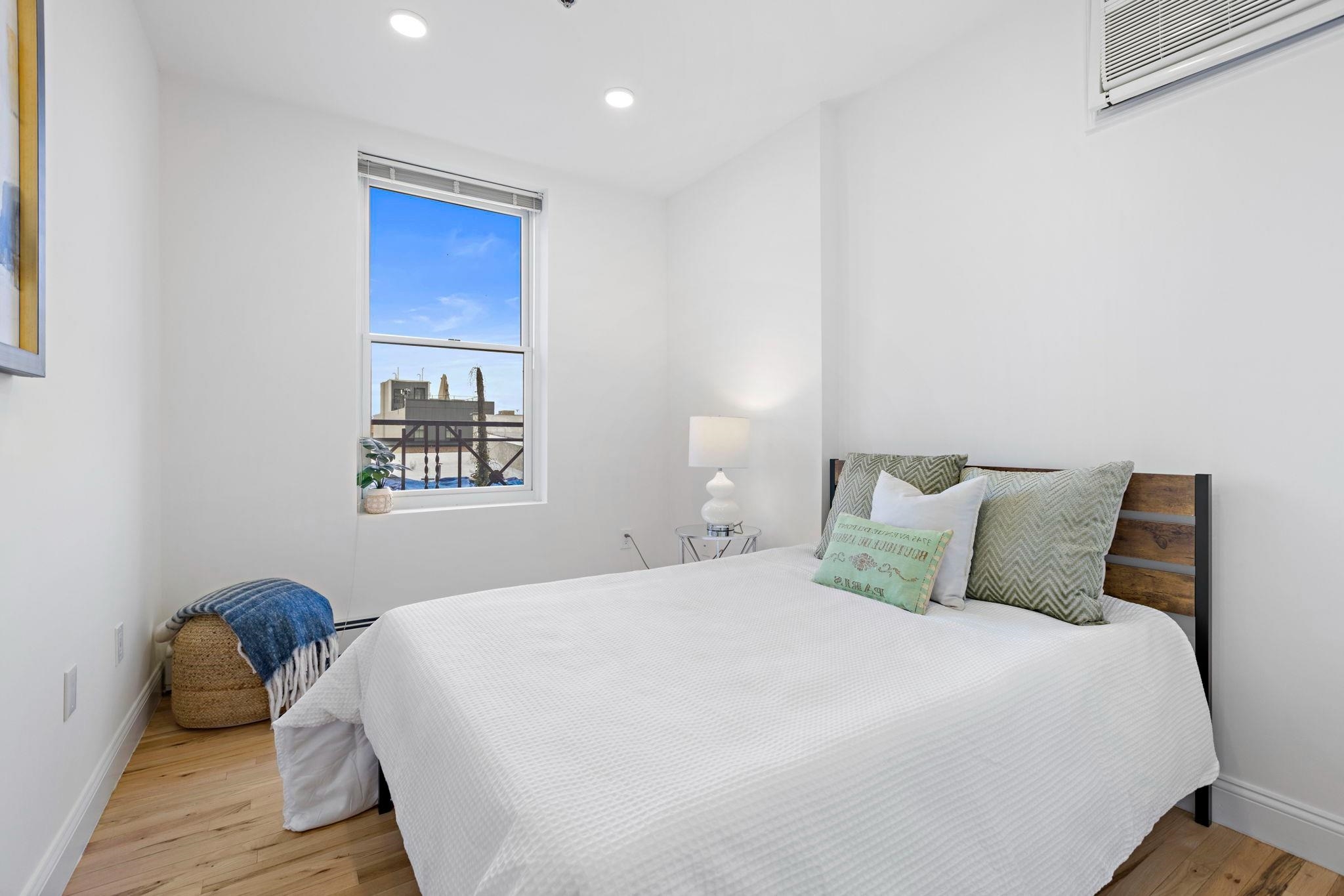 110 Washington St 4n (#6) Property Photo 12
