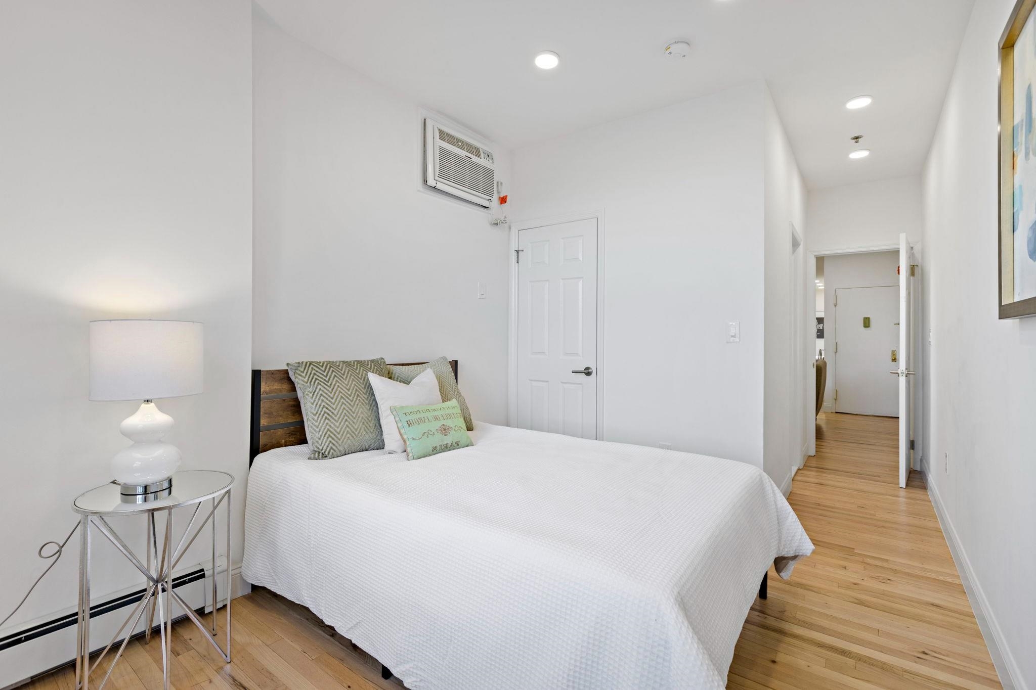 110 Washington St 4n (#6) Property Photo 13