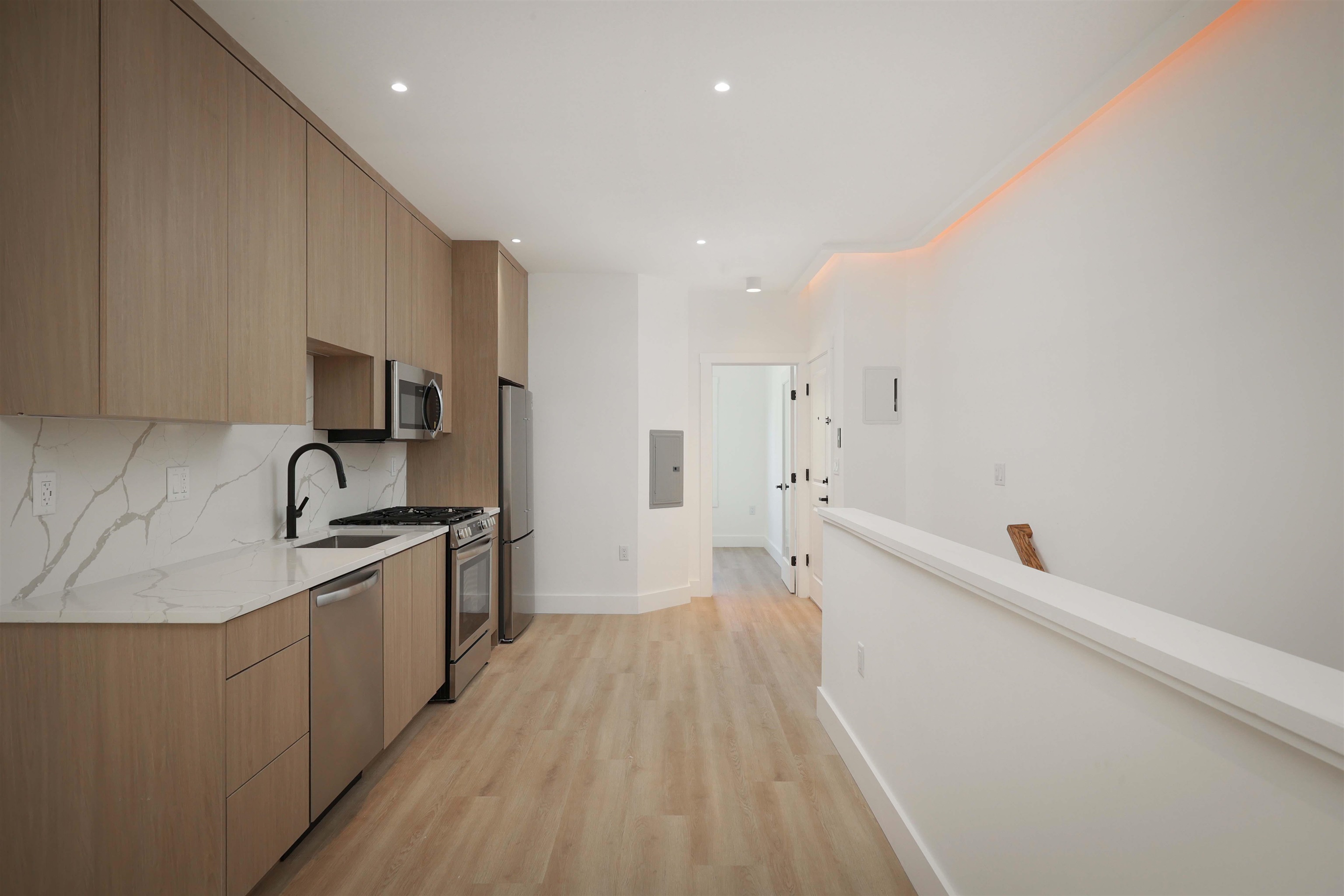 291 NEW YORK AVE 2 Property Photo 1