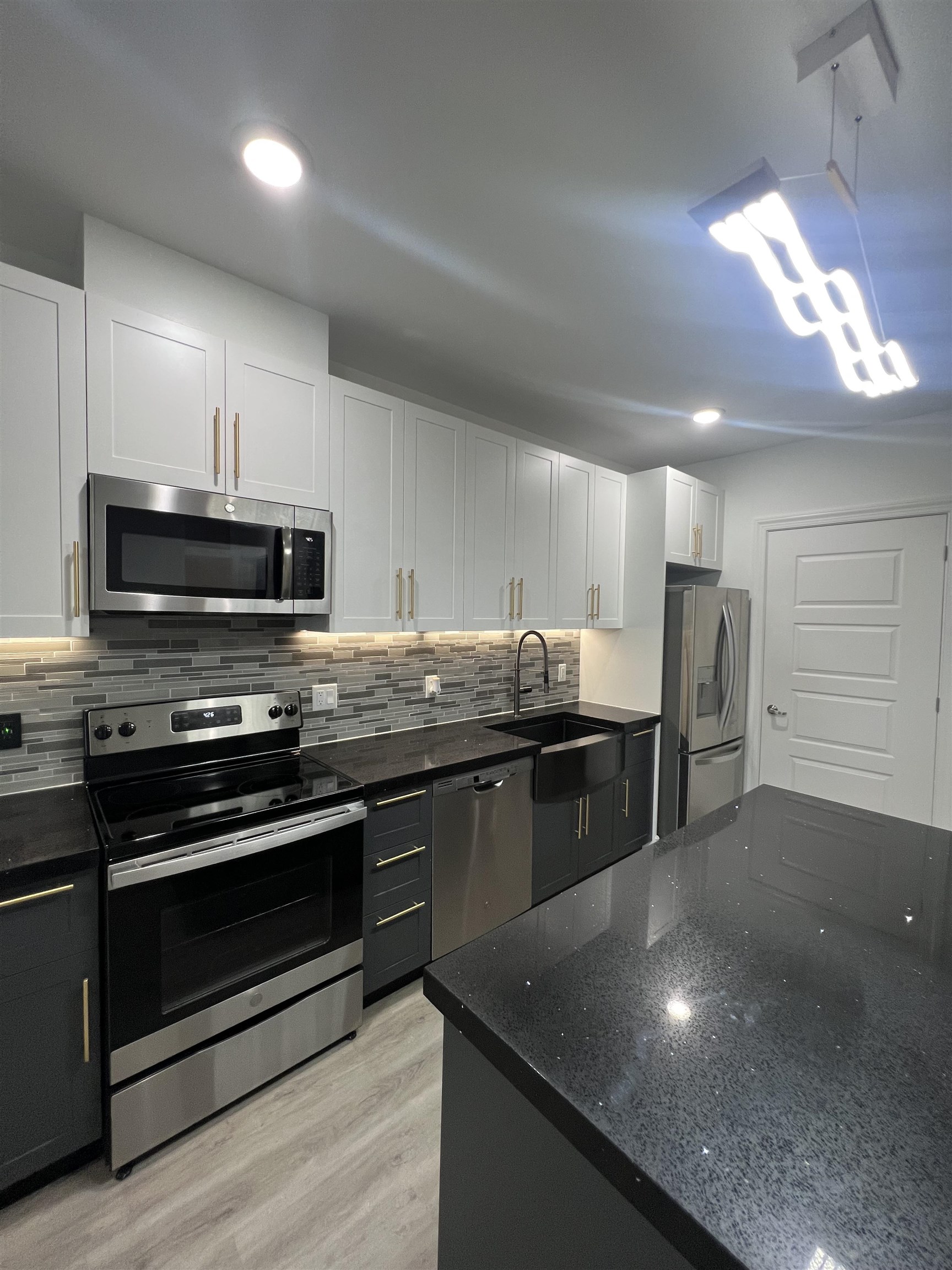 211 Baldwin Ave 207 Property Photo 3