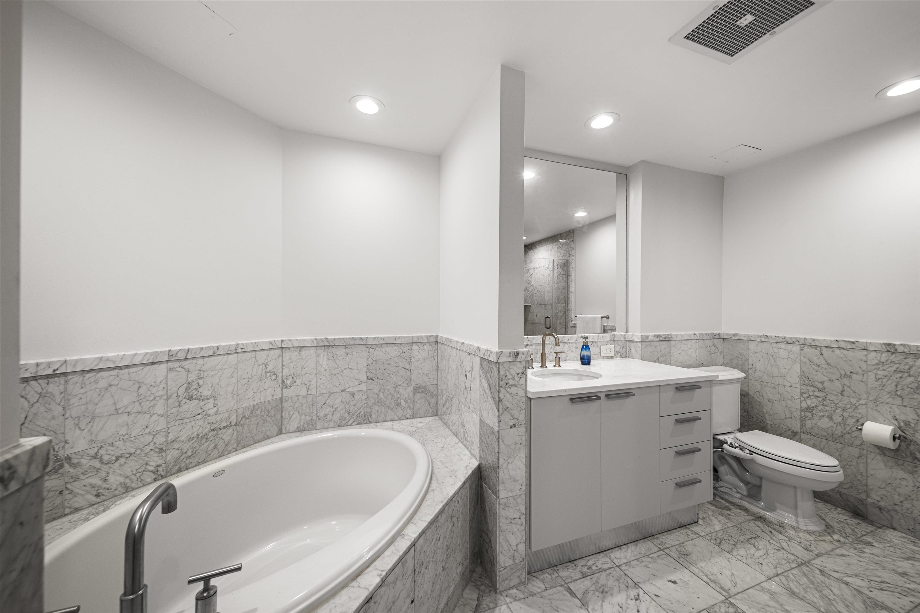 8100 River Rd 908 Property Photo 13