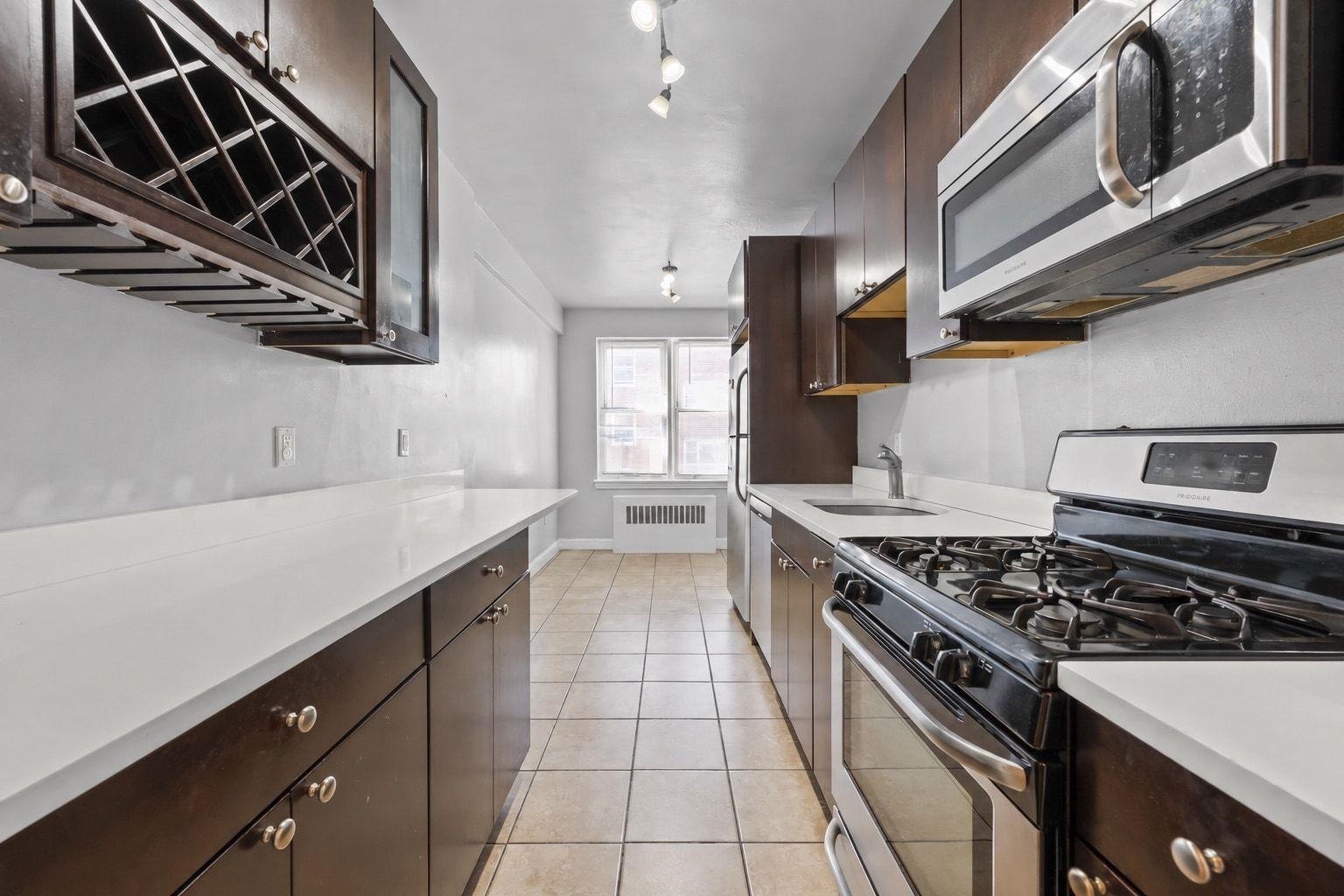 2520 JOHN F KENNEDY BLVD 2C Property Photo 1