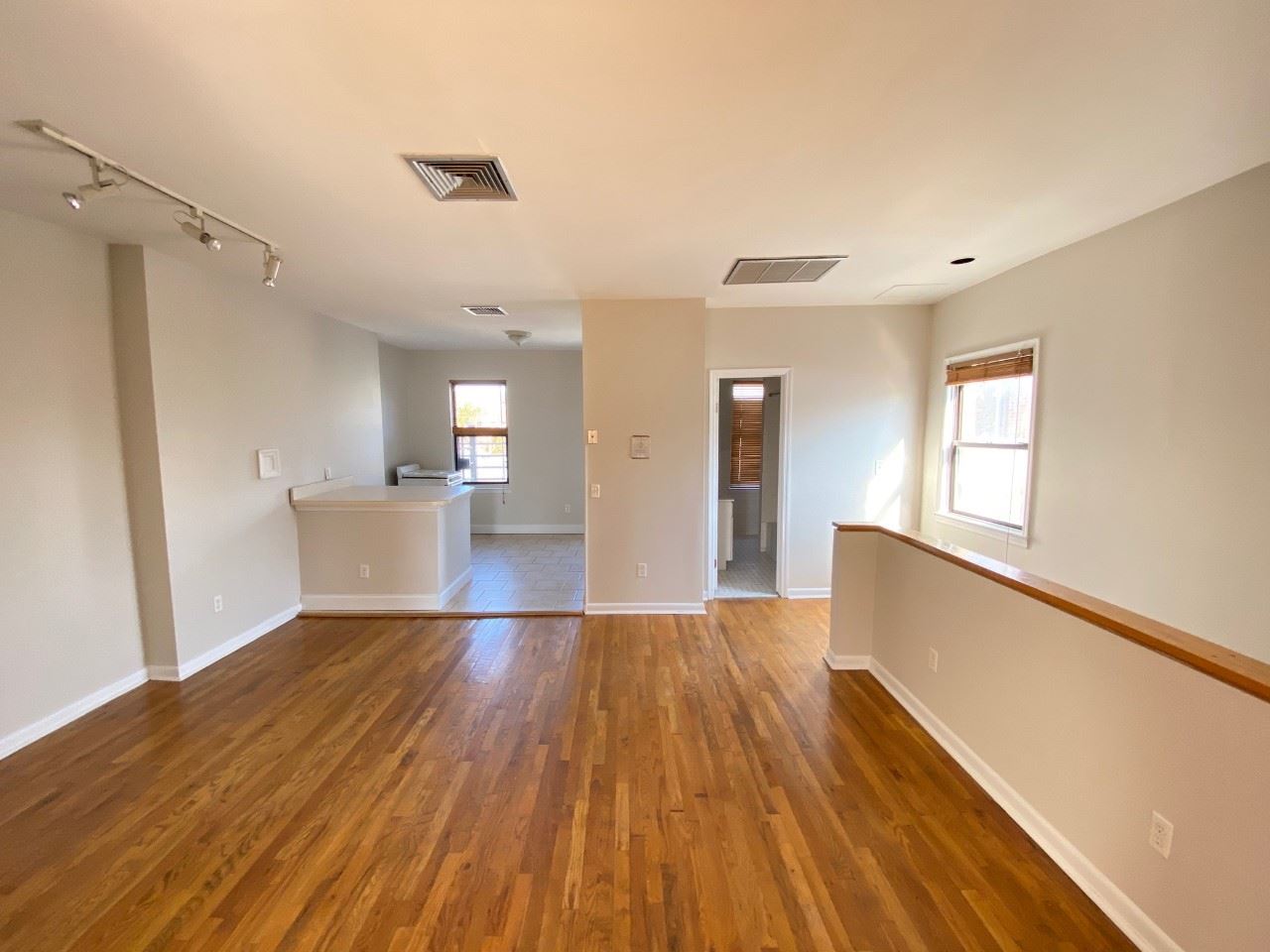 276 1ST ST 3 Property Photo 1