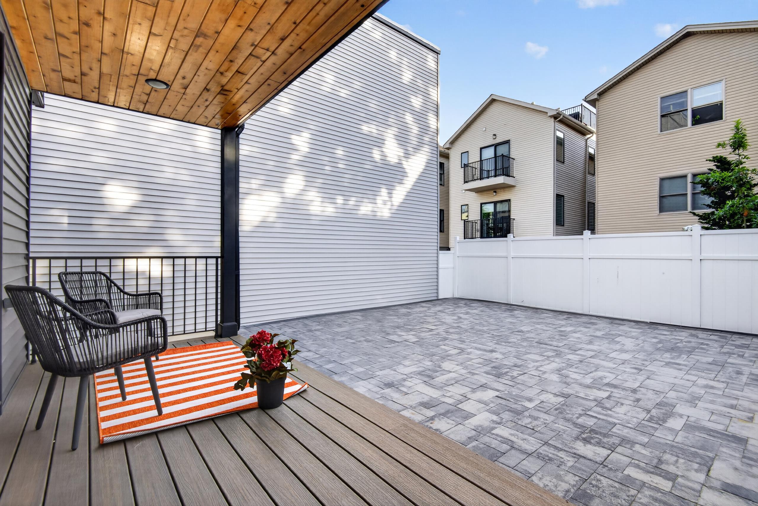 19 Leonard St 1 Property Photo 4