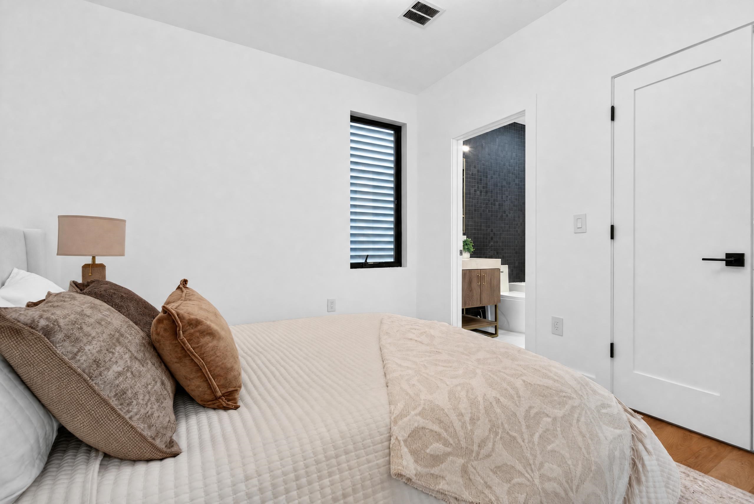 19 Leonard St 1 Property Photo 12