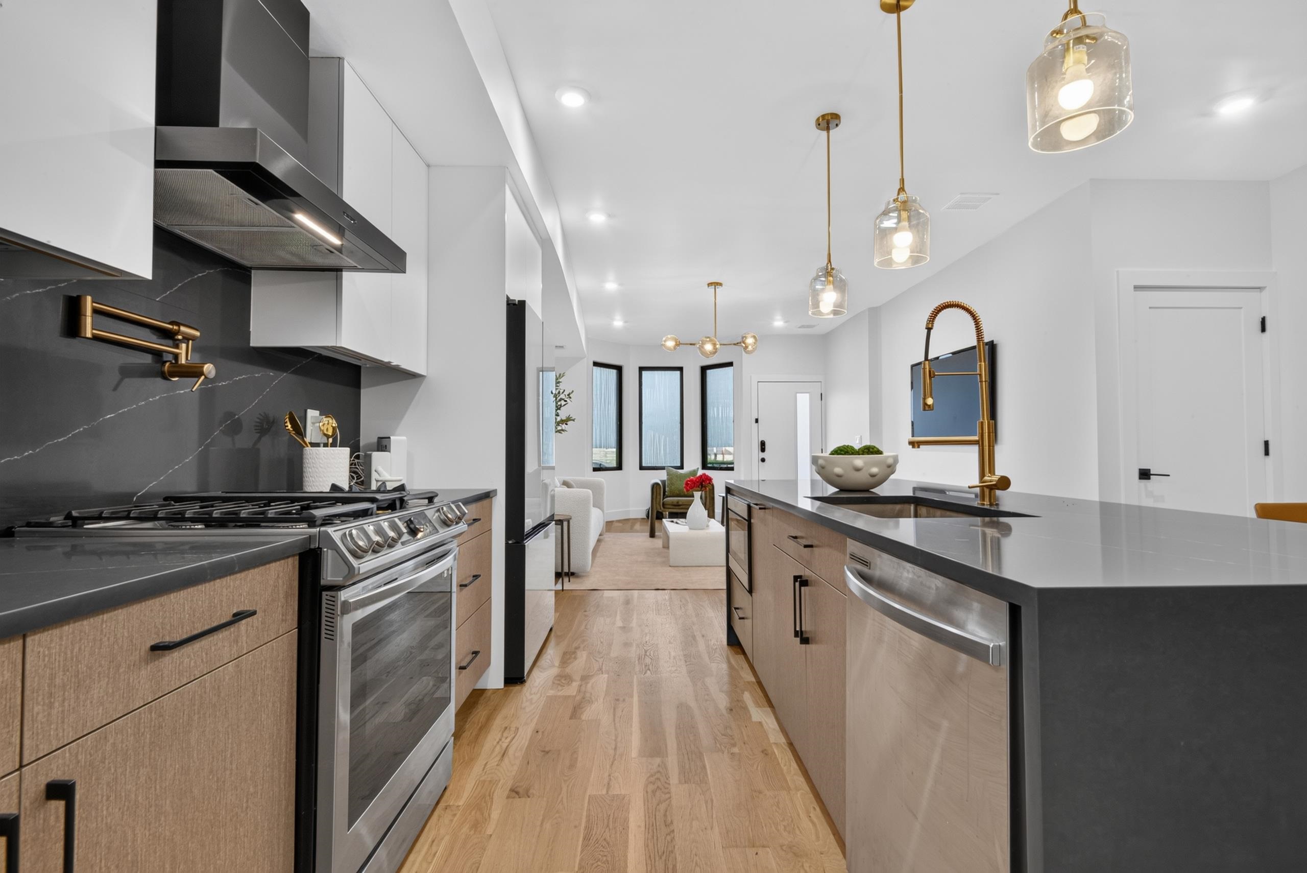 19 Leonard St 1 Property Photo 19