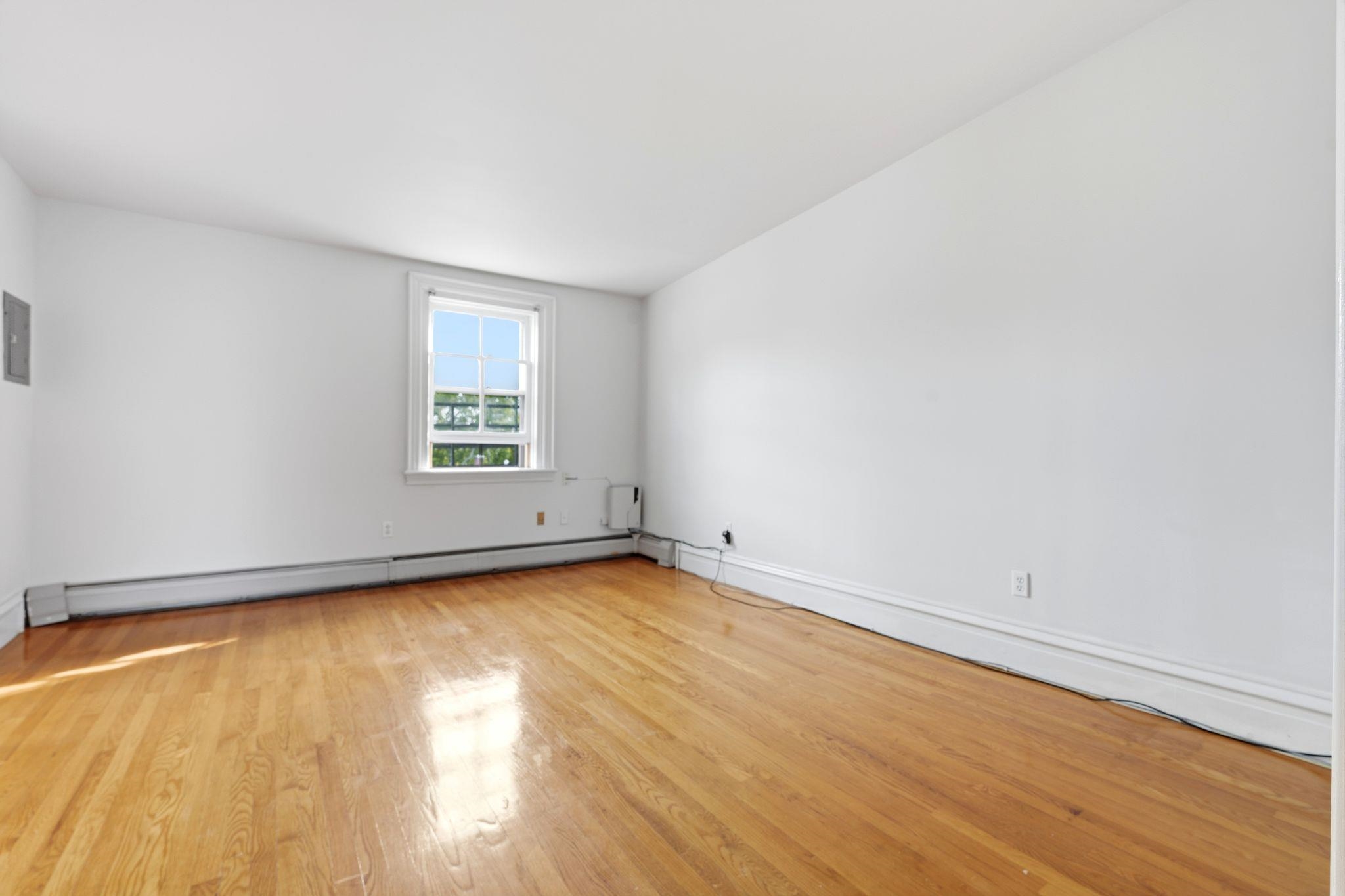 249 8th St 4 Property Photo 10