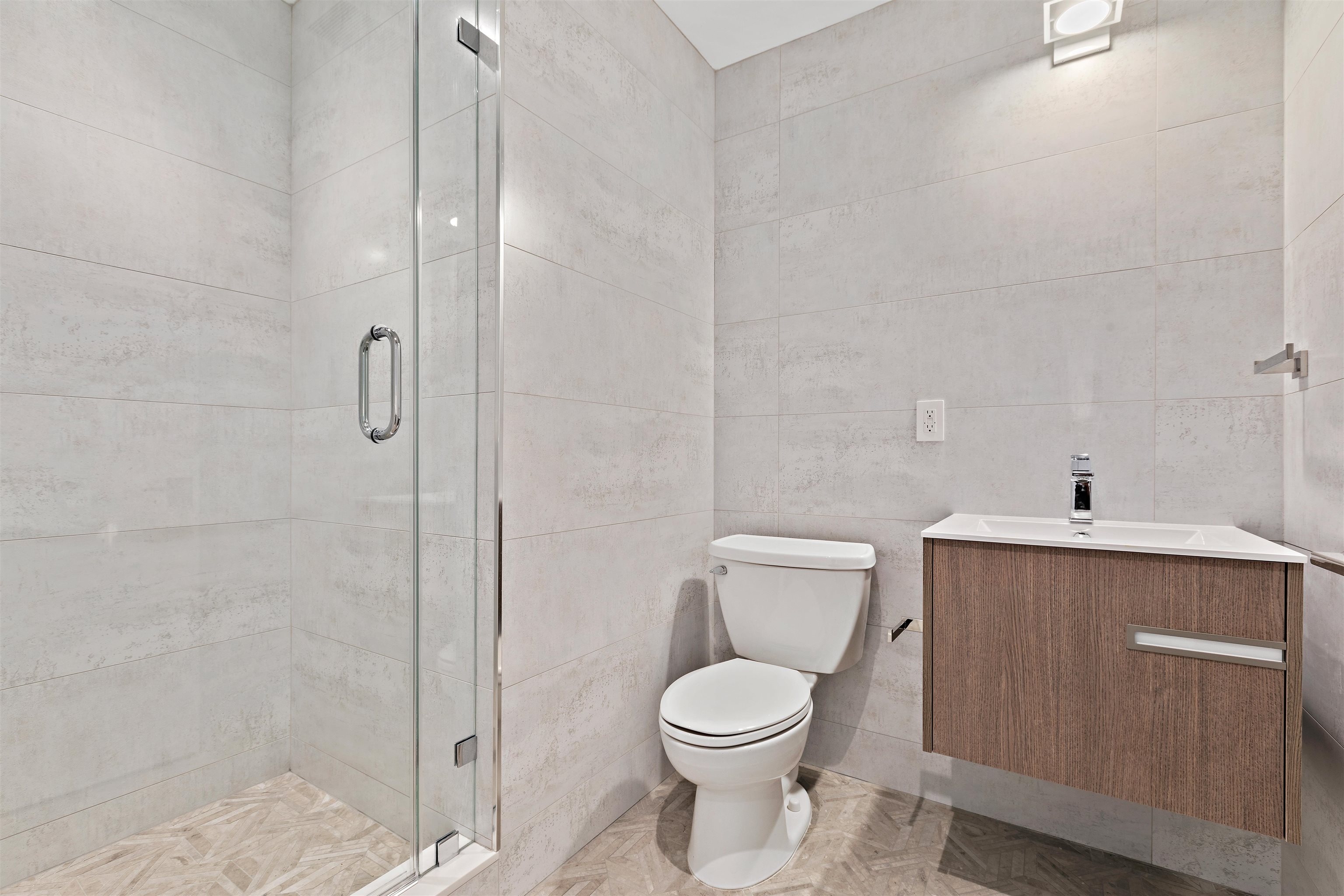 727 Adams St 202 Property Photo 11