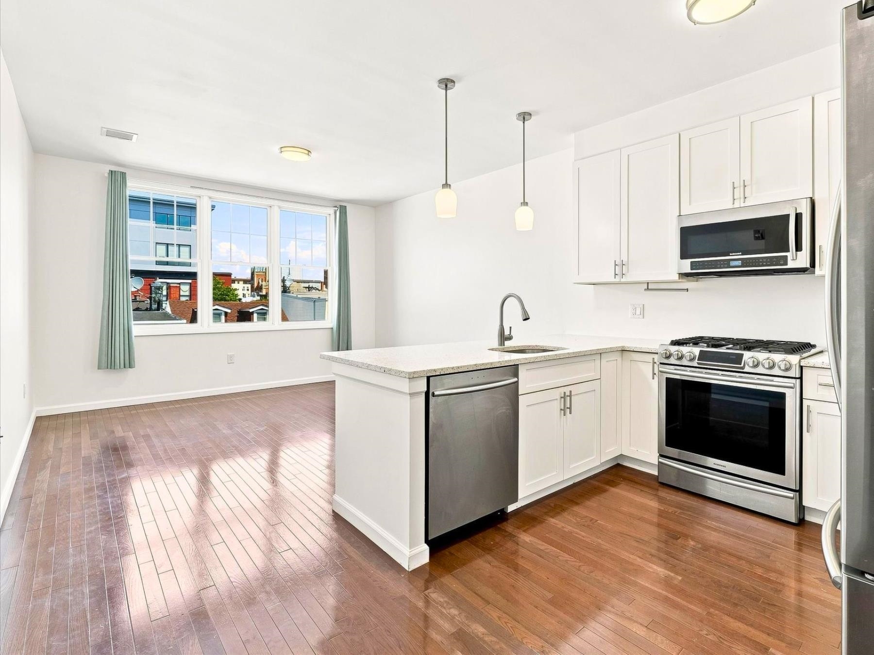850 Newark Ave 4d Property Photo 4